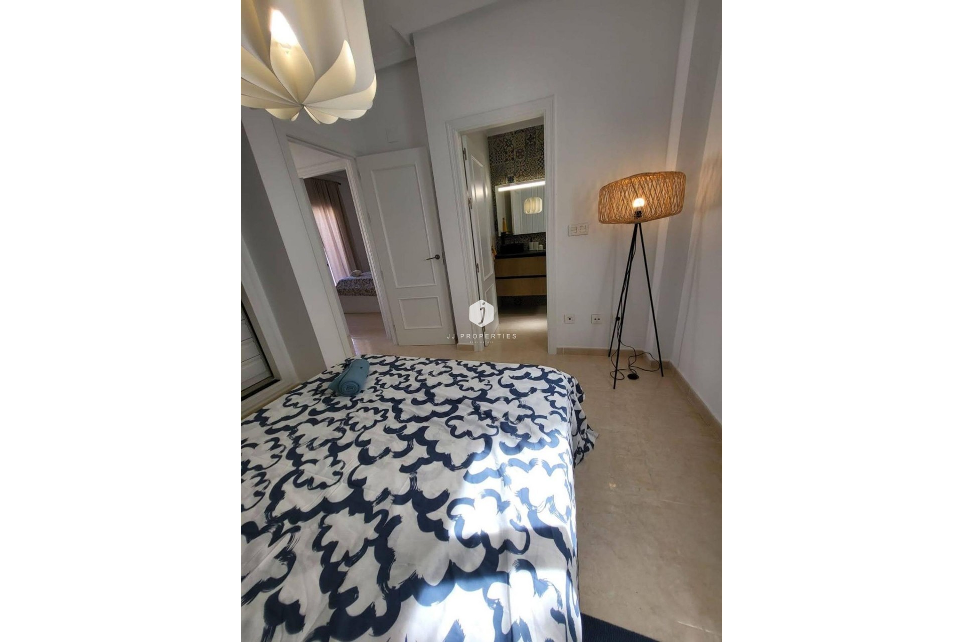 Resale - Chalet -
San Miguel de Salinas - Ciudad De Las Comunicaciones