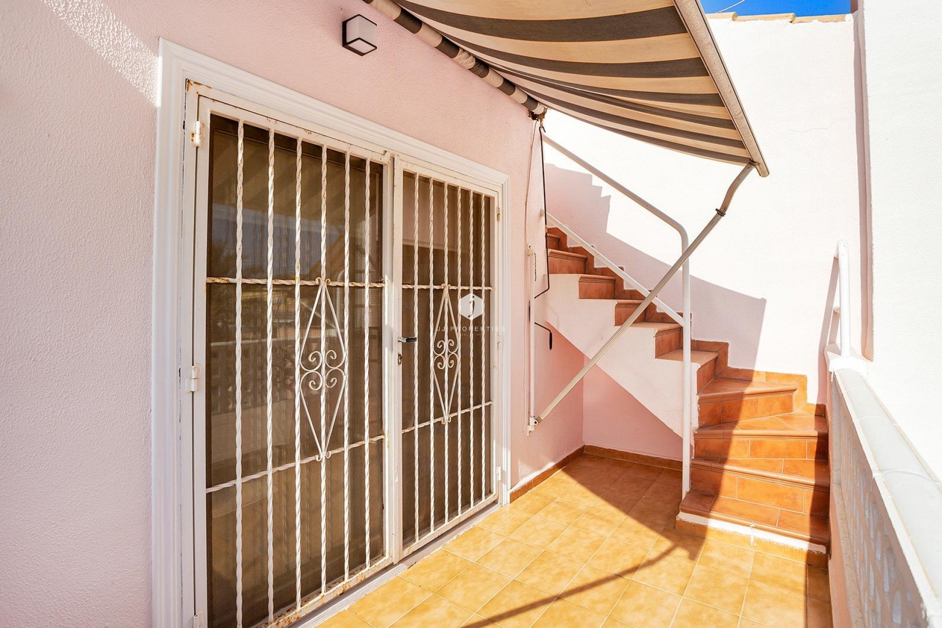 Resale - Chalet -
Torrevieja - Aguas Nuevas 1