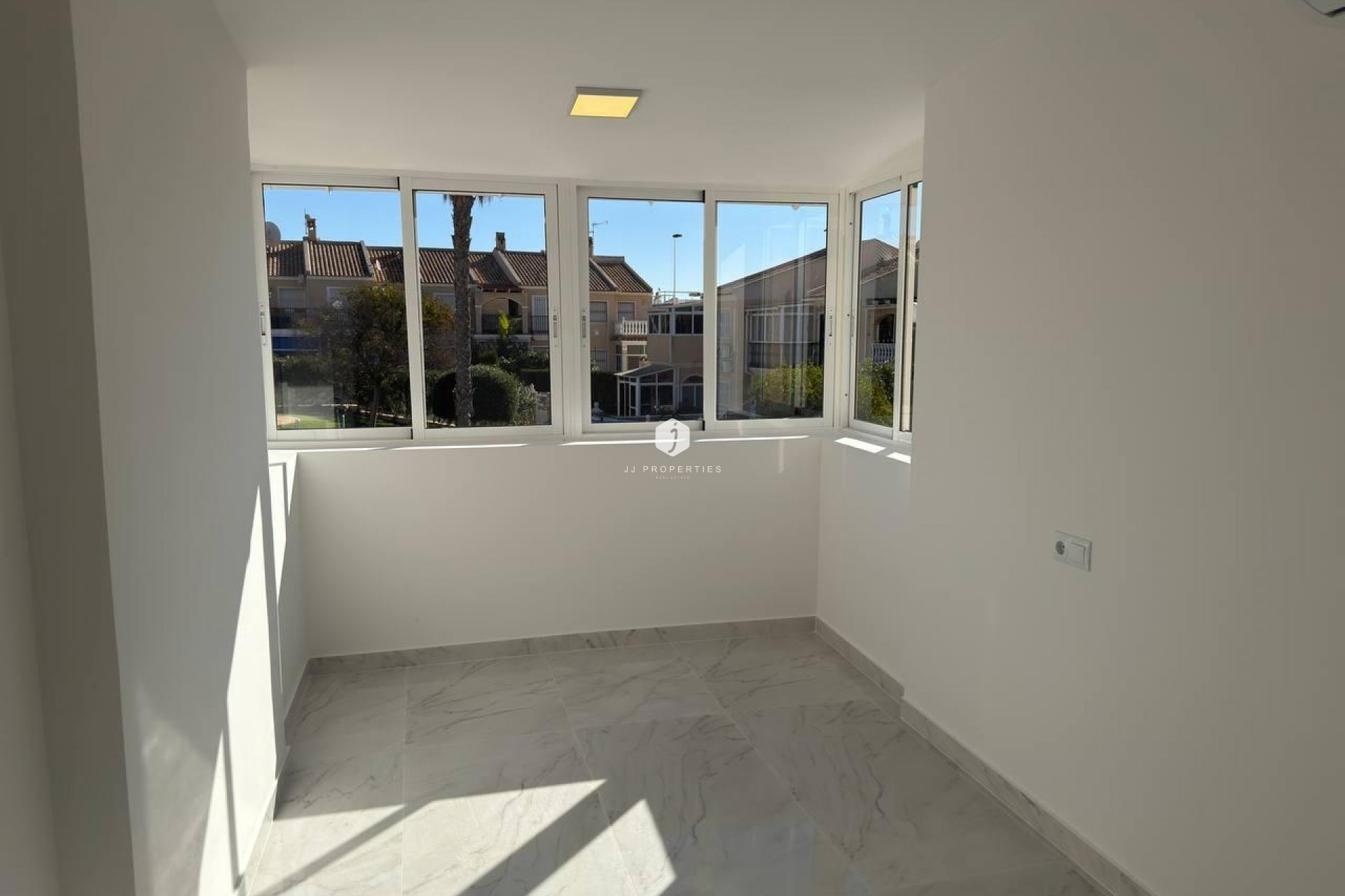 Resale - Chalet -
Torrevieja - Aguas Nuevas 1