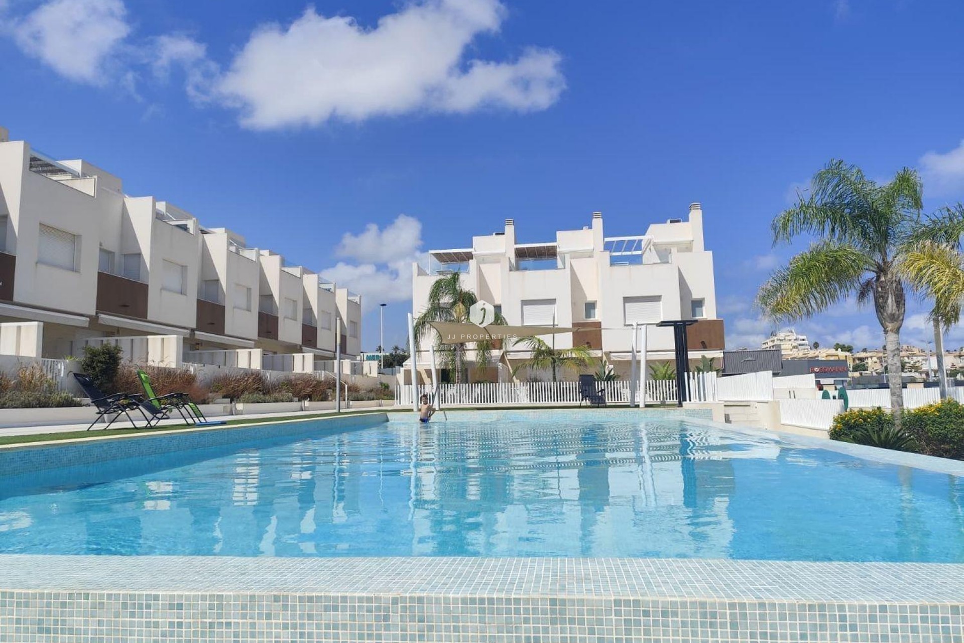 Resale - Chalet -
Torrevieja - aguas nuevas