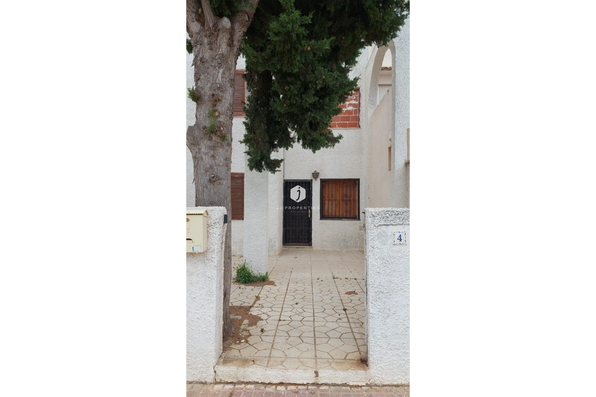 Resale - Chalet -
Torrevieja - aguas nuevas