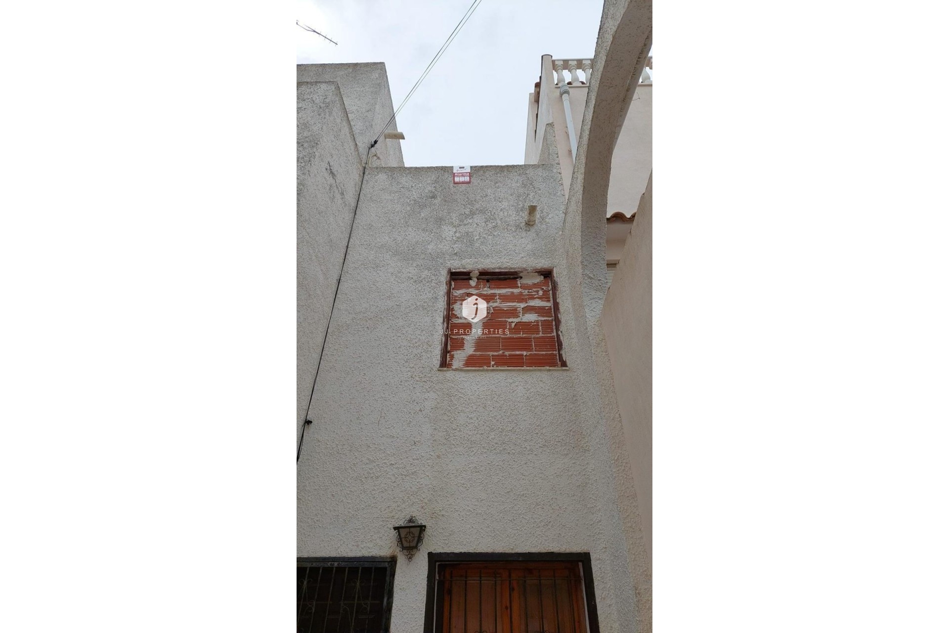 Resale - Chalet -
Torrevieja - aguas nuevas