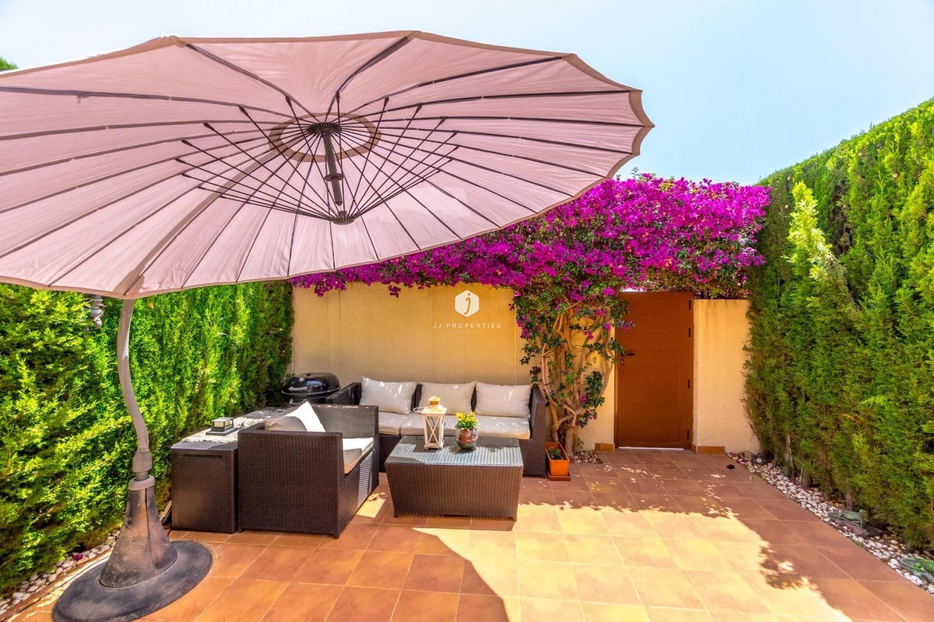 Resale - Chalet -
Torrevieja - aguas nuevas