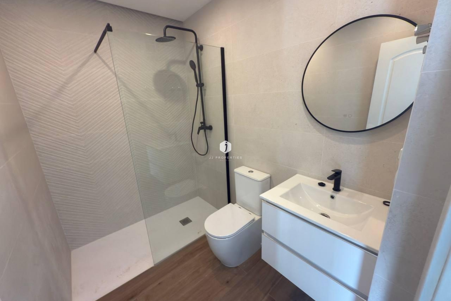 Resale - Chalet -
Torrevieja - aguas nuevas