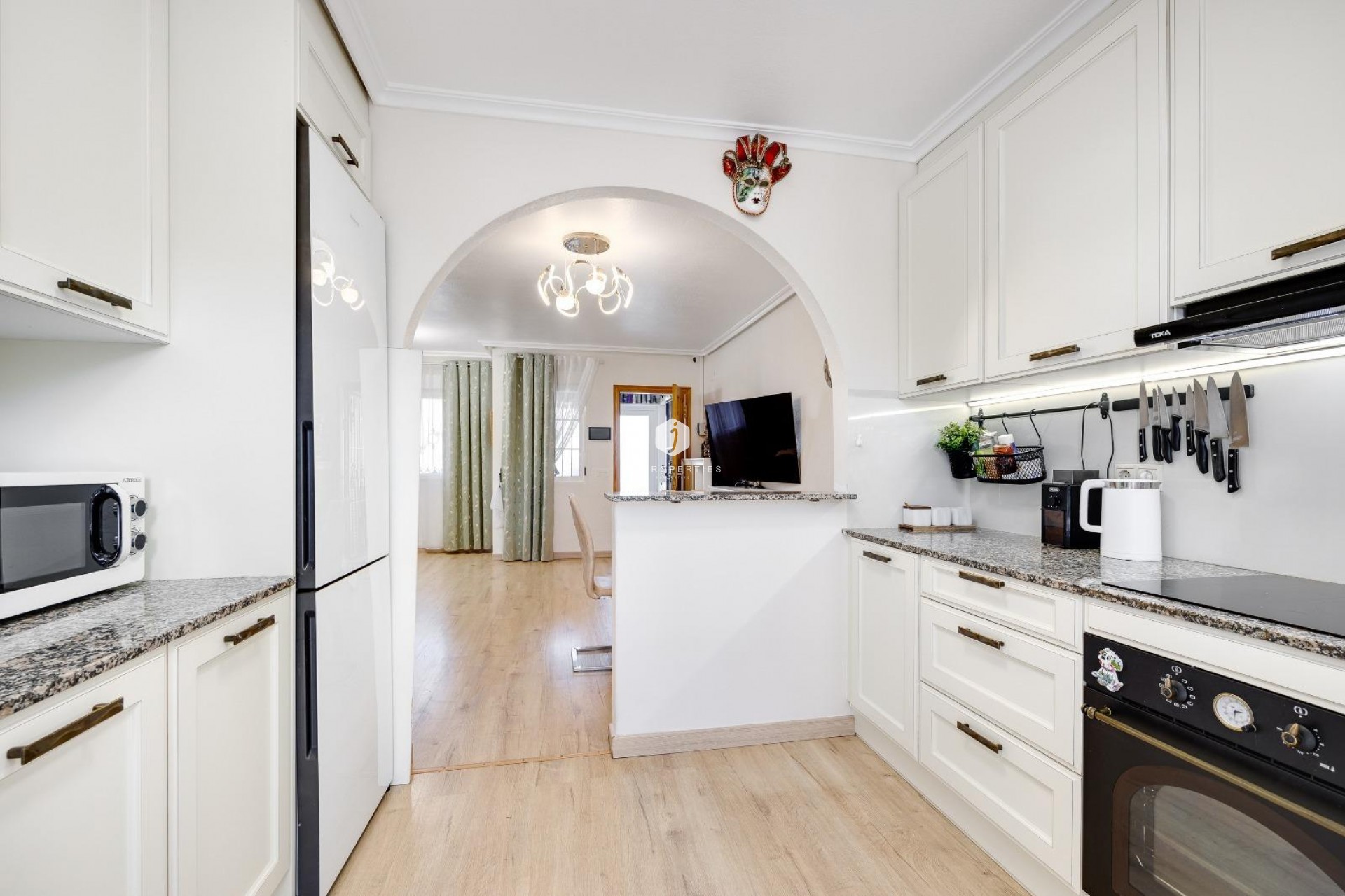 Resale - Chalet -
Torrevieja - aguas nuevas