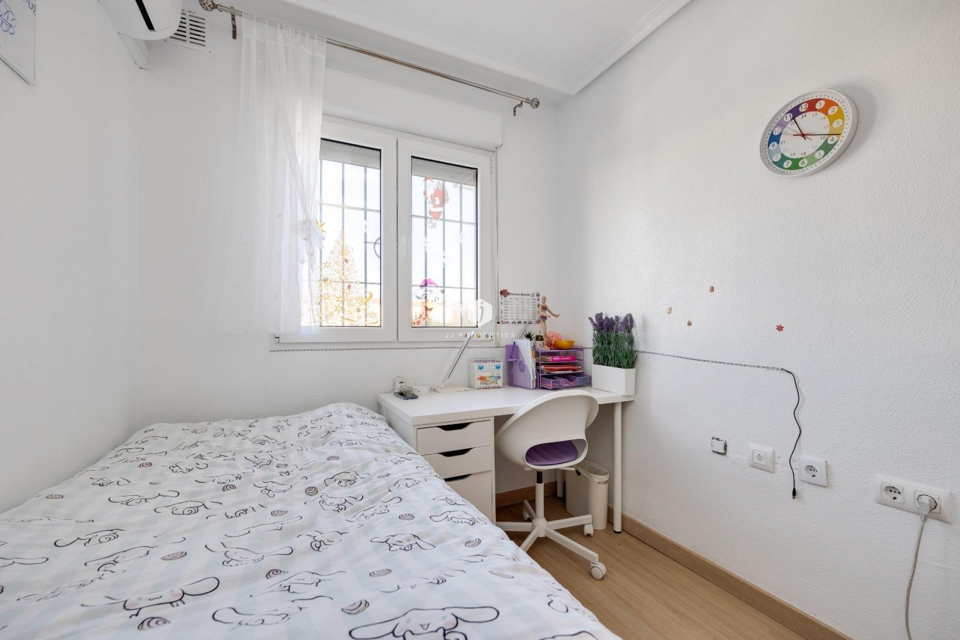 Resale - Chalet -
Torrevieja - aguas nuevas