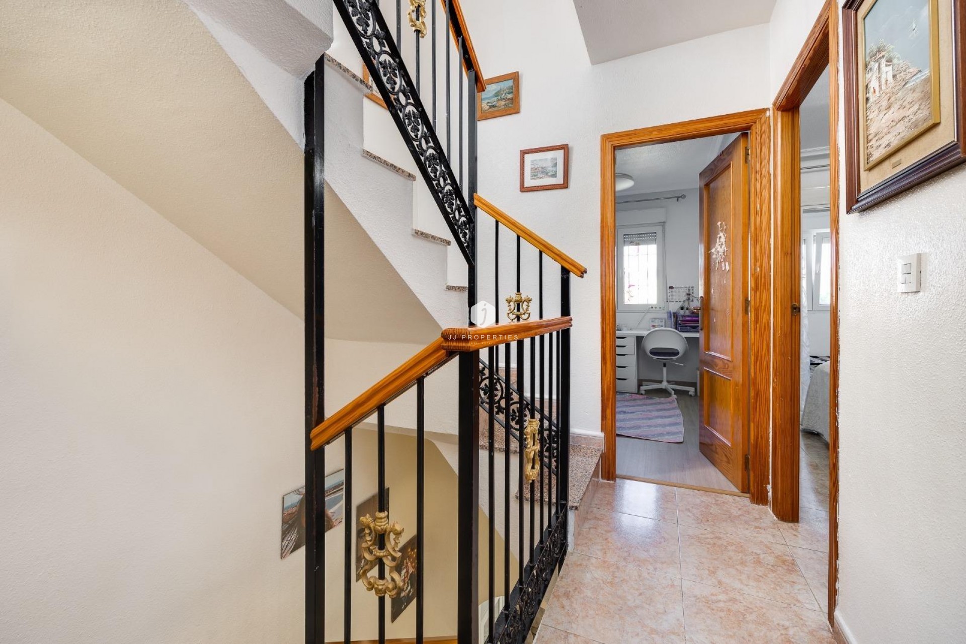 Resale - Chalet -
Torrevieja - aguas nuevas