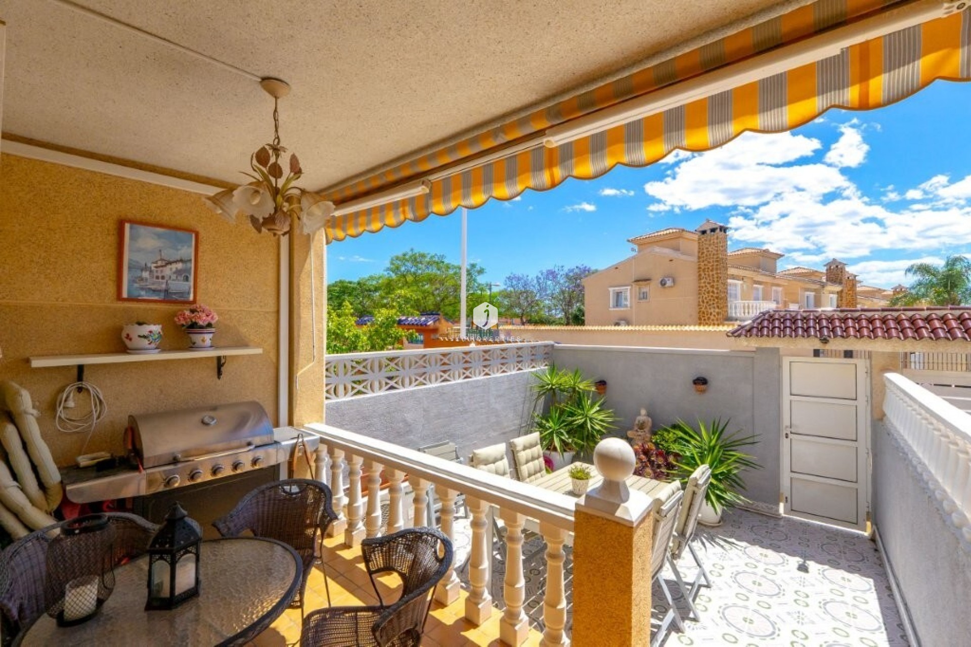 Resale - Chalet -
Torrevieja - aguas nuevas