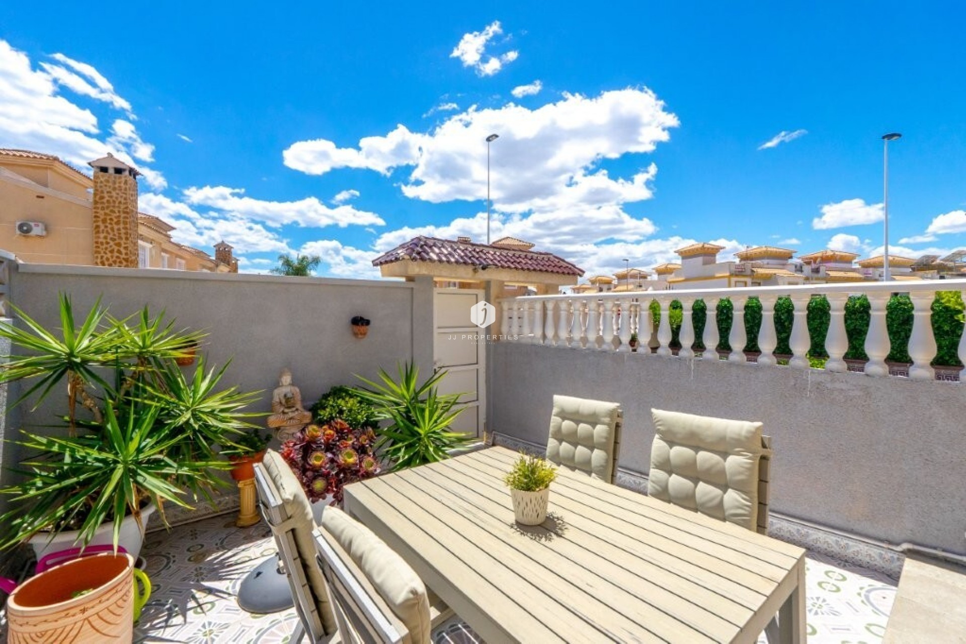 Resale - Chalet -
Torrevieja - aguas nuevas
