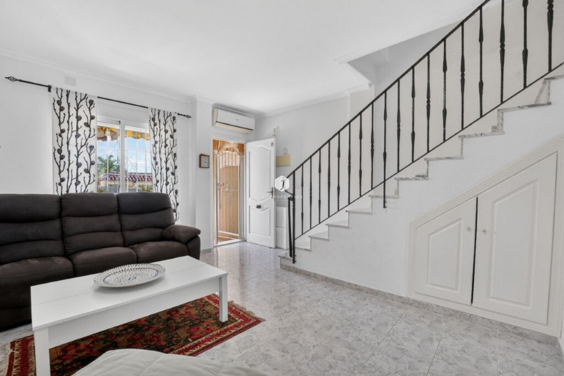 Resale - Chalet -
Torrevieja - aguas nuevas