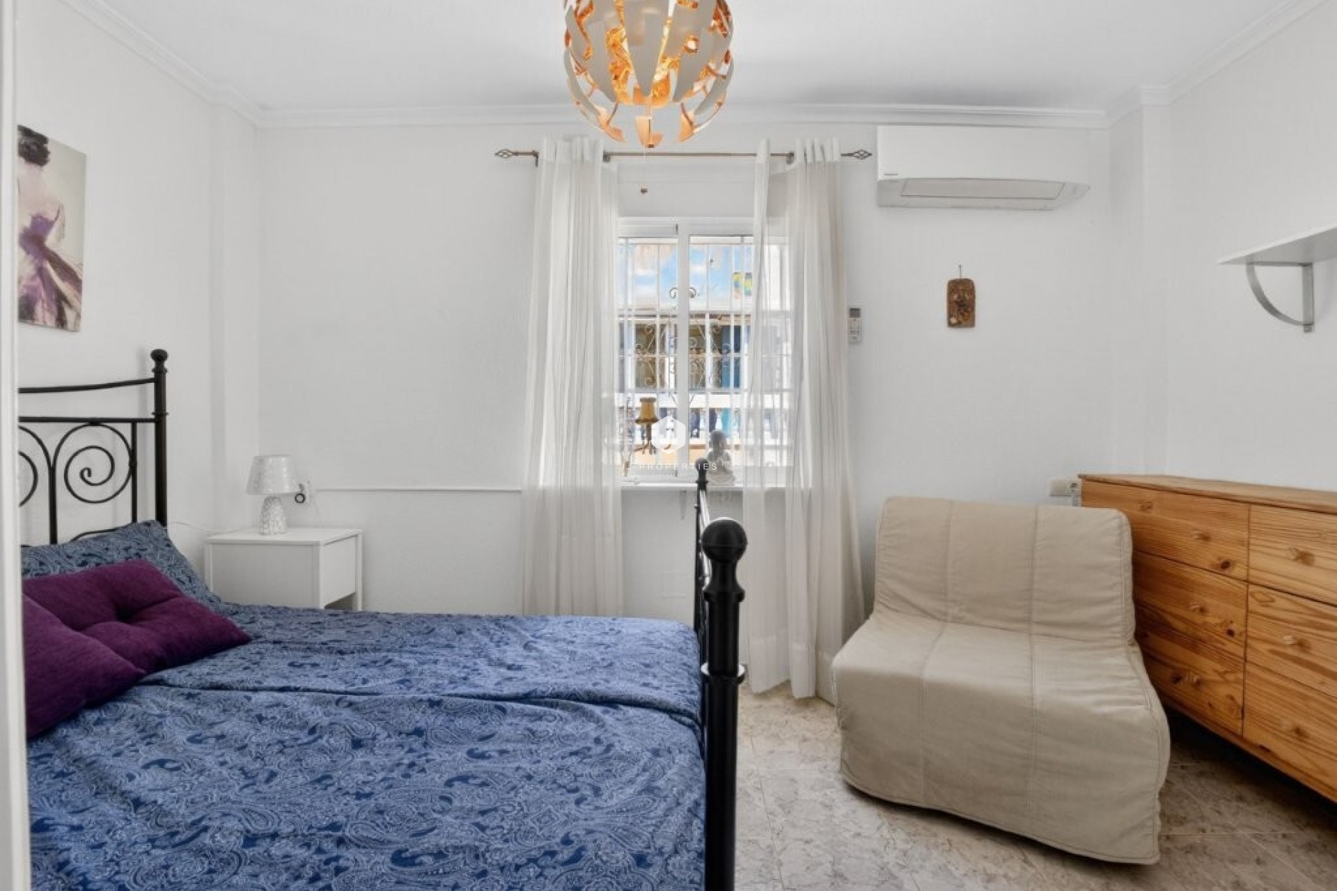 Resale - Chalet -
Torrevieja - aguas nuevas