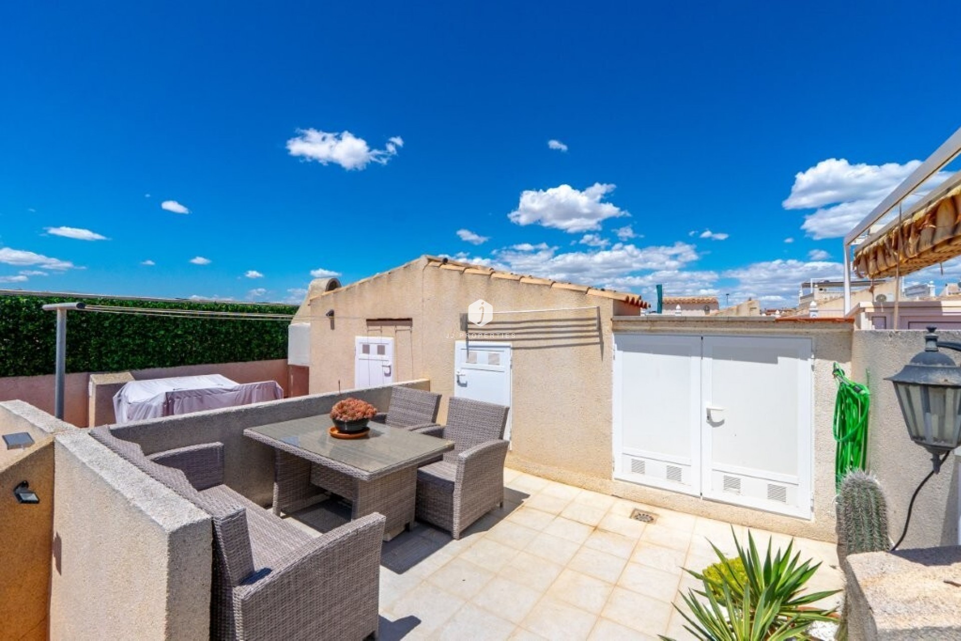 Resale - Chalet -
Torrevieja - aguas nuevas