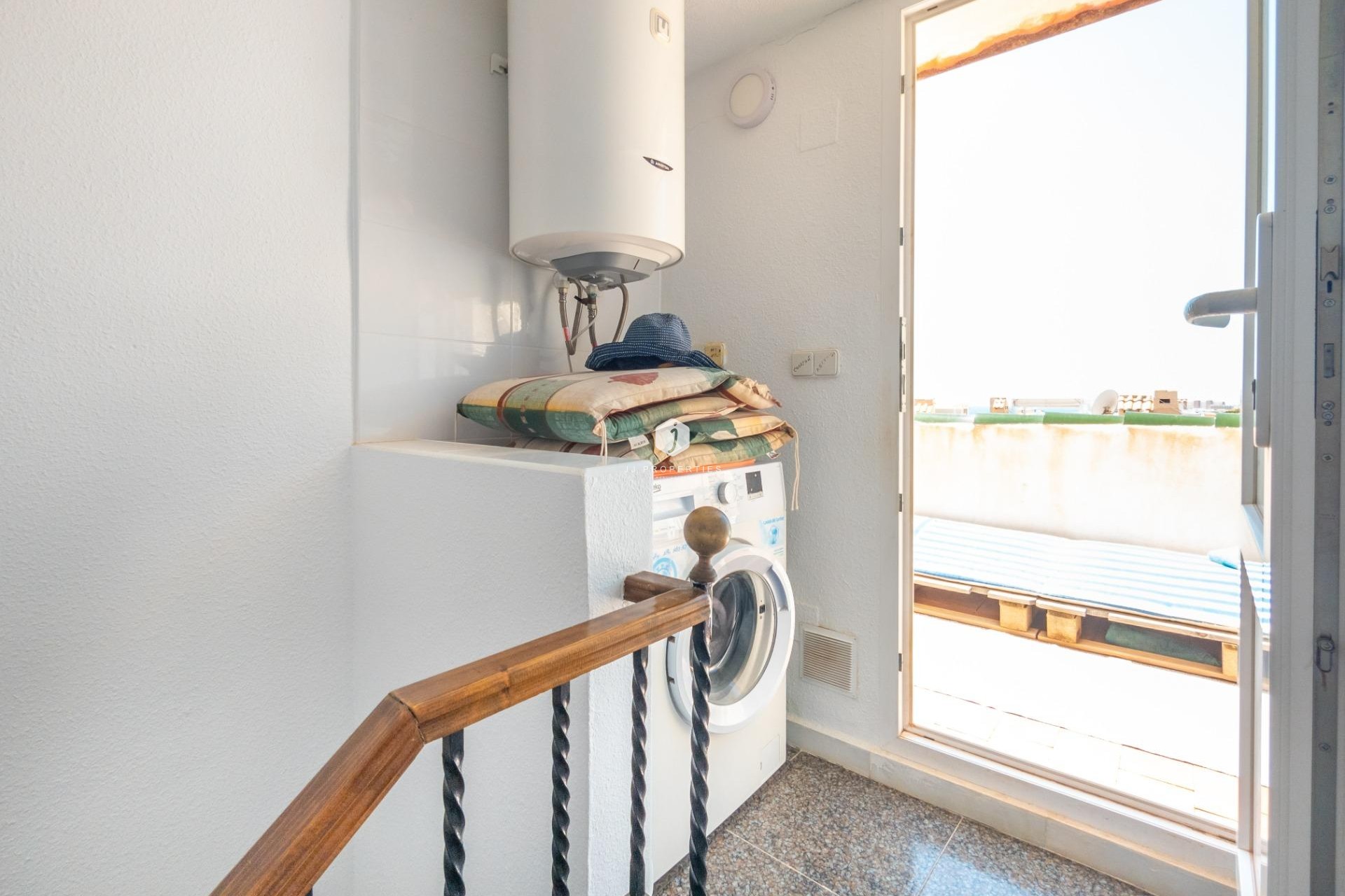 Resale - Chalet -
Torrevieja - Cabo cervera