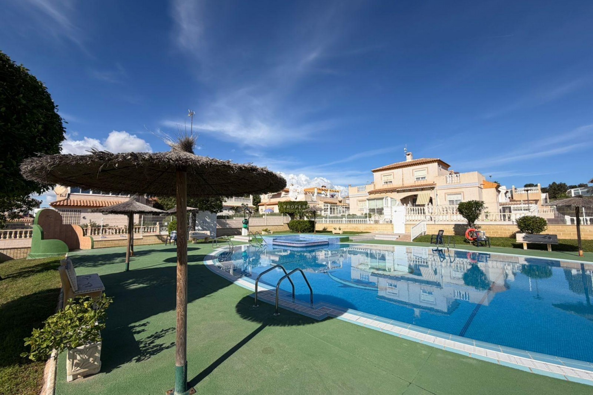 Resale - Chalet -
Torrevieja - Cabo cervera