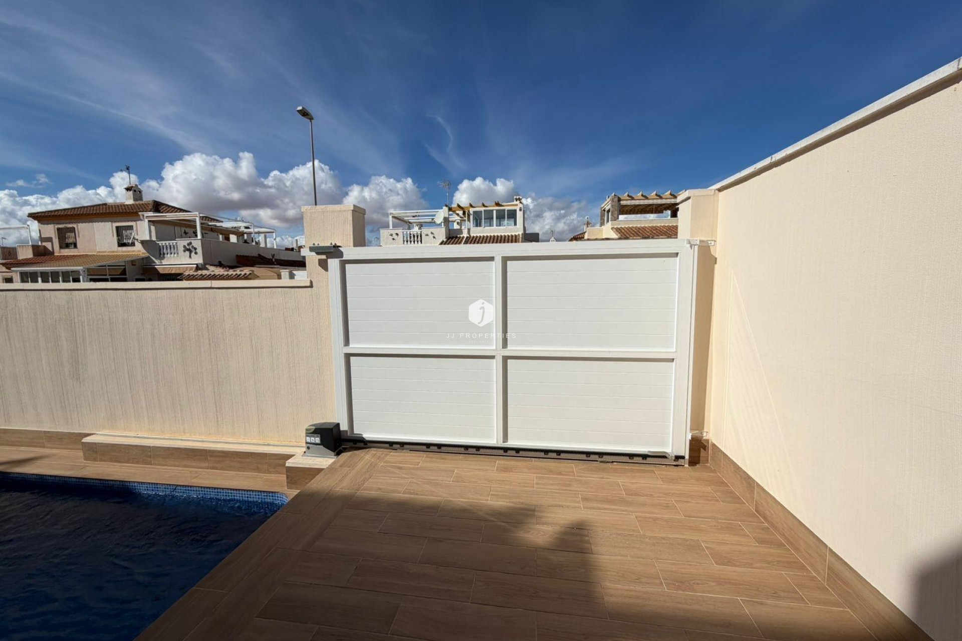 Resale - Chalet -
Torrevieja - Cabo cervera