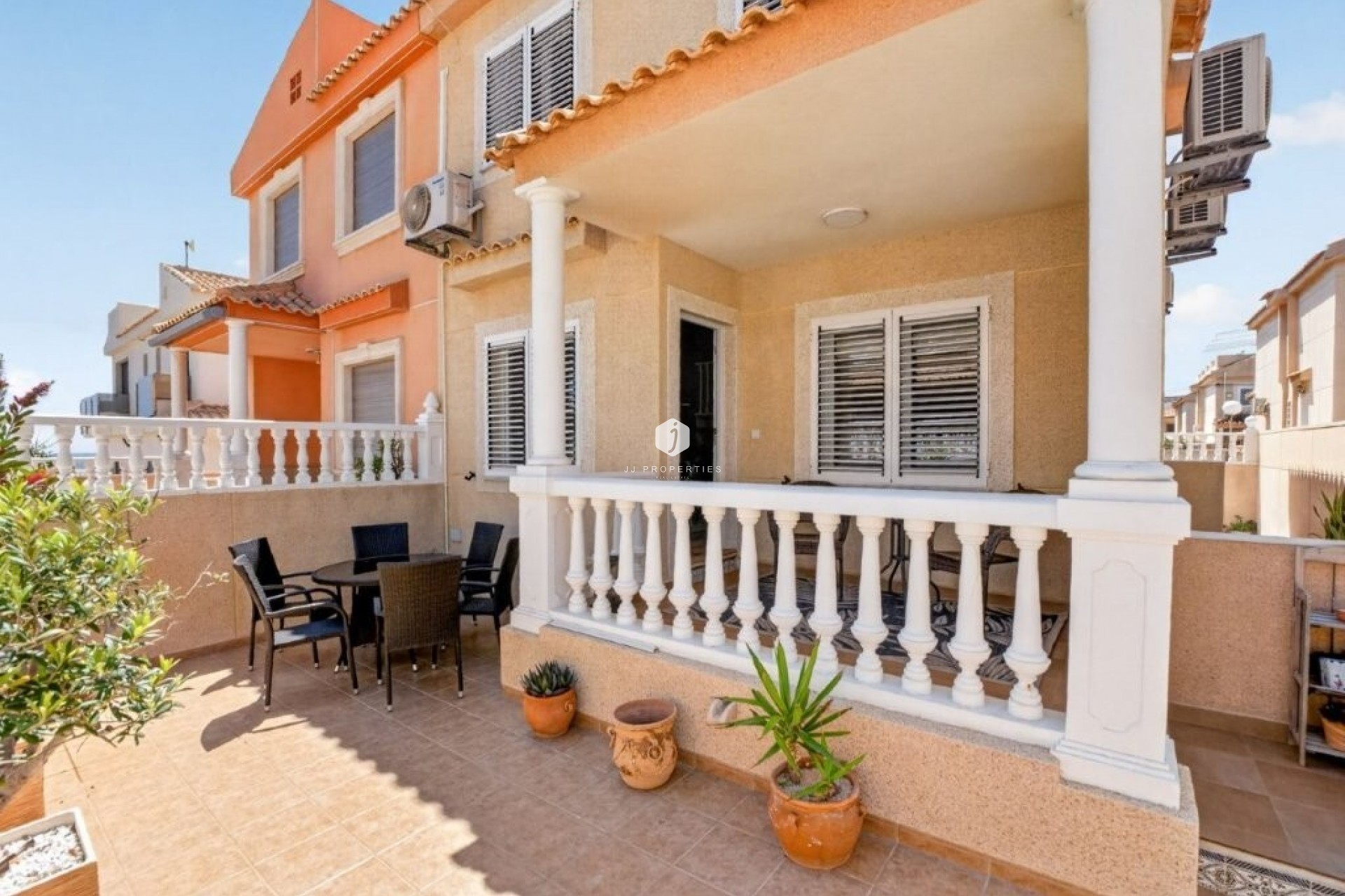 Resale - Chalet -
Torrevieja - Cabo cervera