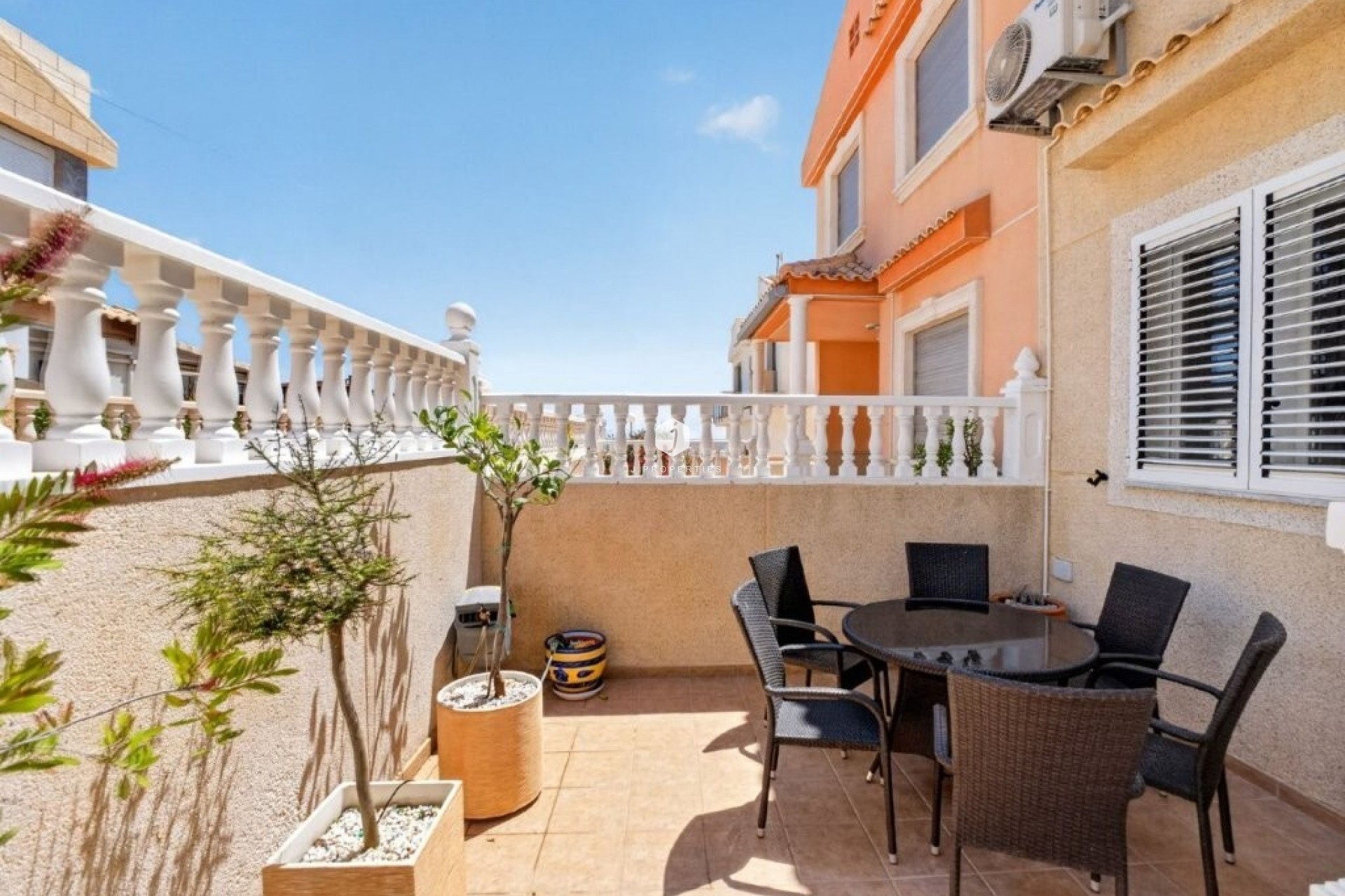 Resale - Chalet -
Torrevieja - Cabo cervera
