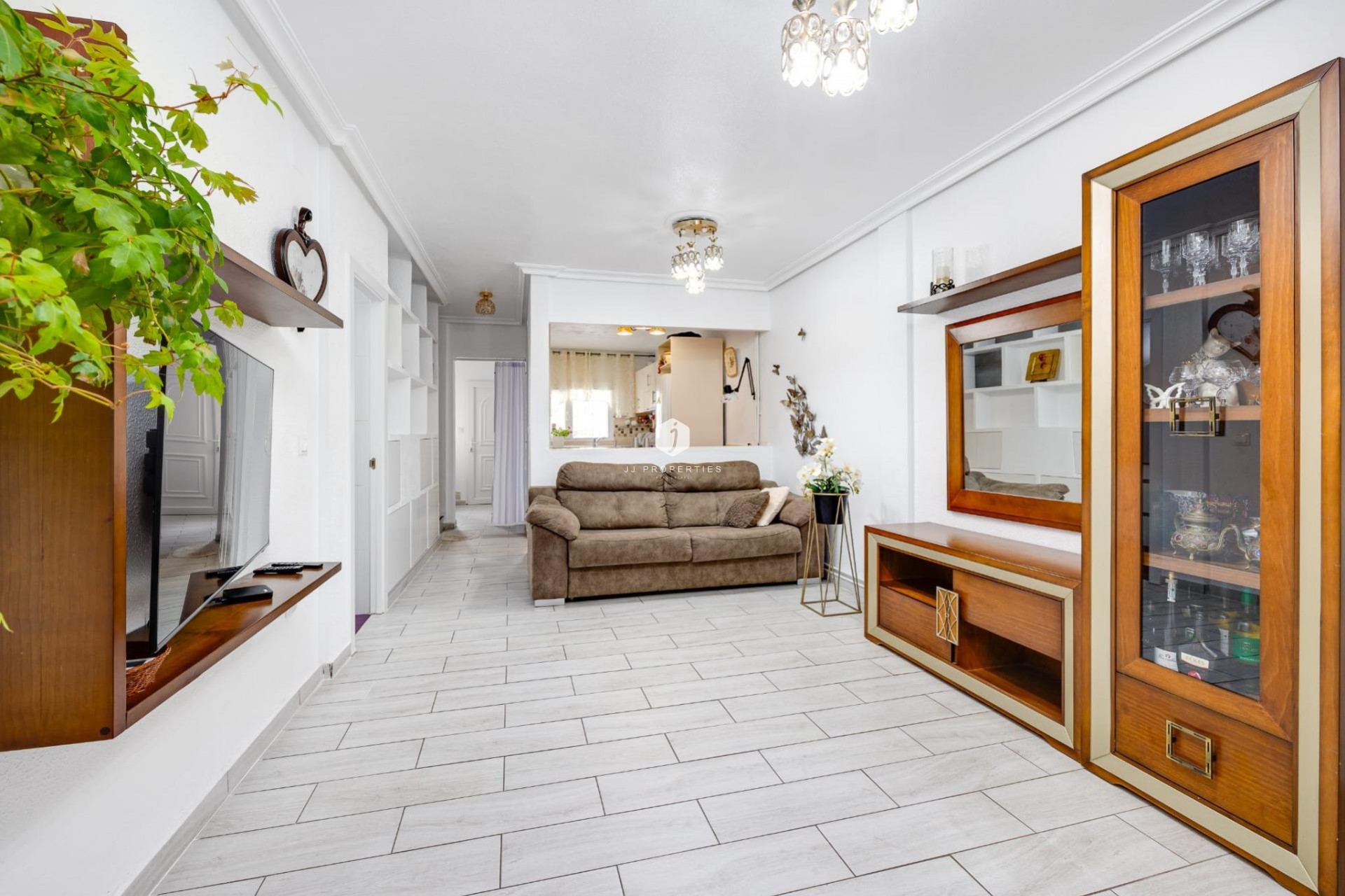 Resale - Chalet -
Torrevieja - Calas blanca