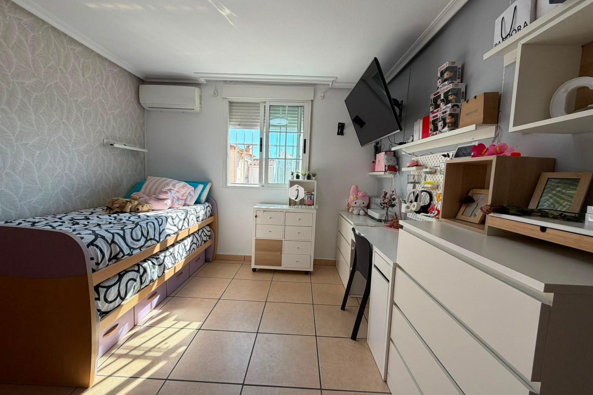 Resale - Chalet -
Torrevieja - Carrefour