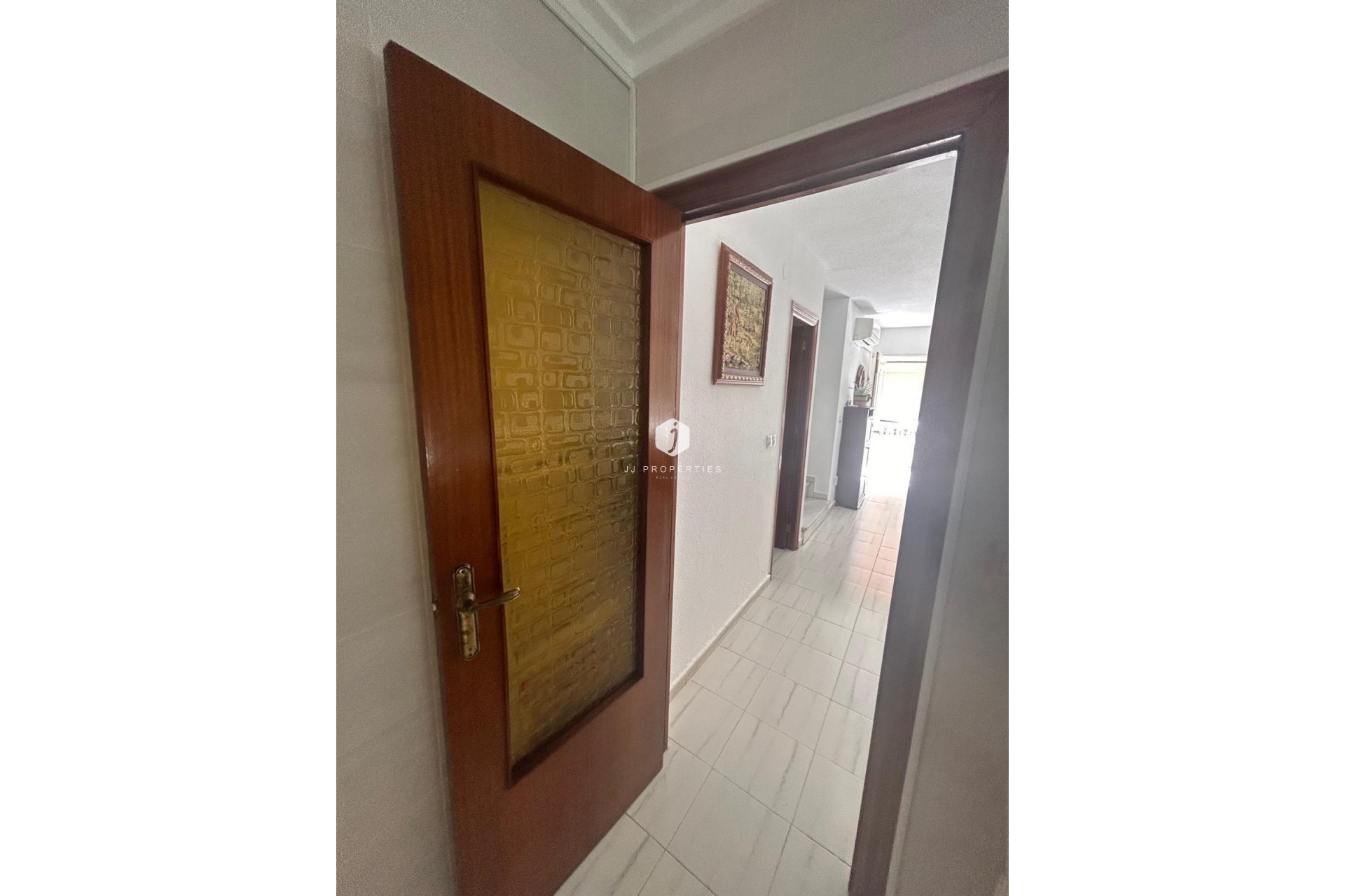 Resale - Chalet -
Torrevieja - Centro