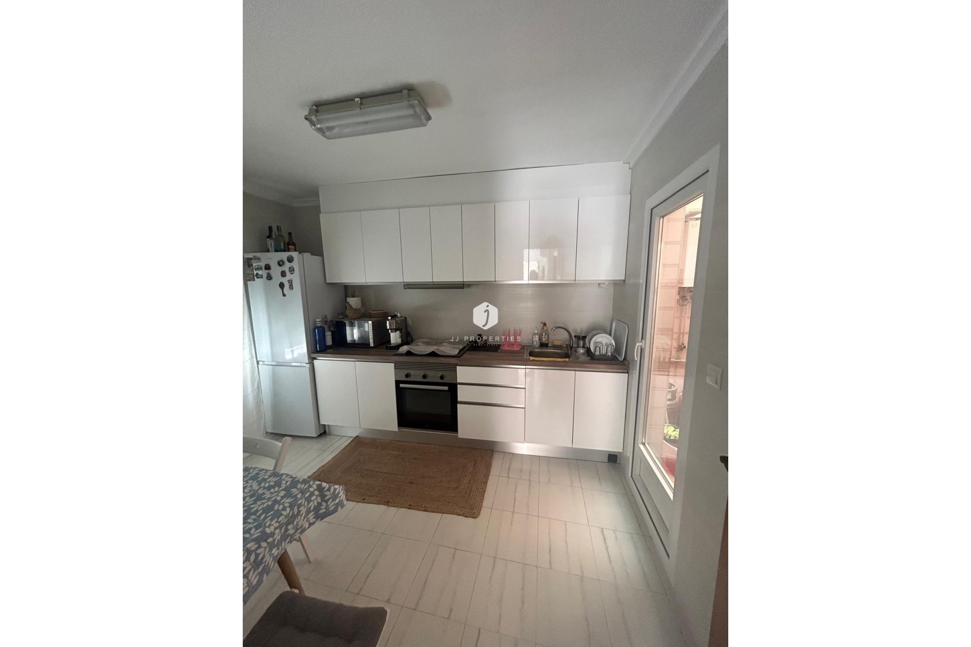 Resale - Chalet -
Torrevieja - Centro