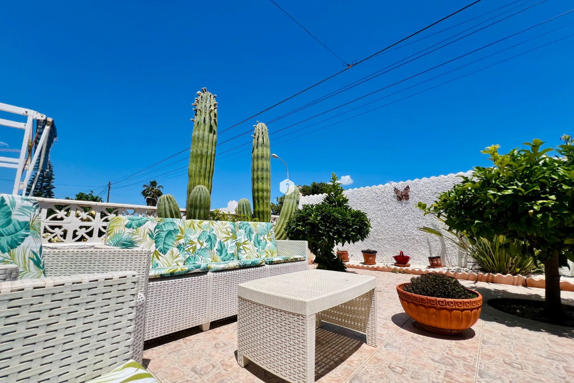 Resale - Chalet -
Torrevieja - Costa Blanca