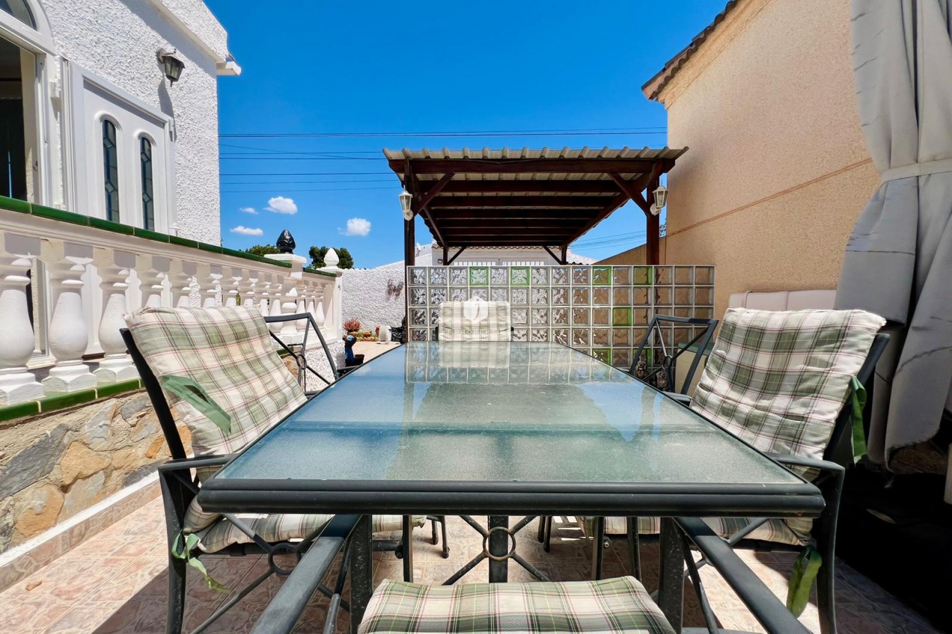 Resale - Chalet -
Torrevieja - Costa Blanca
