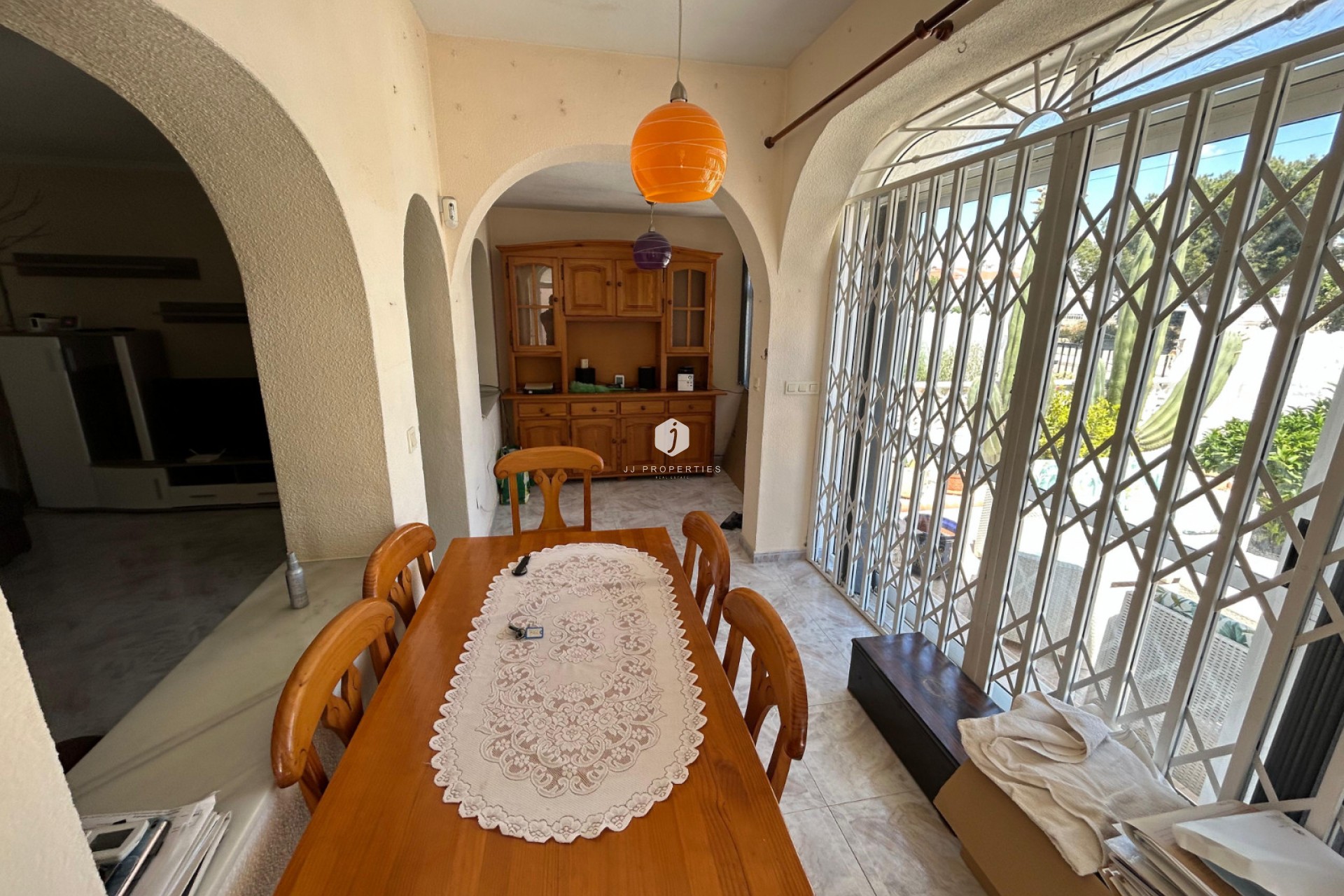 Resale - Chalet -
Torrevieja - Costa Blanca