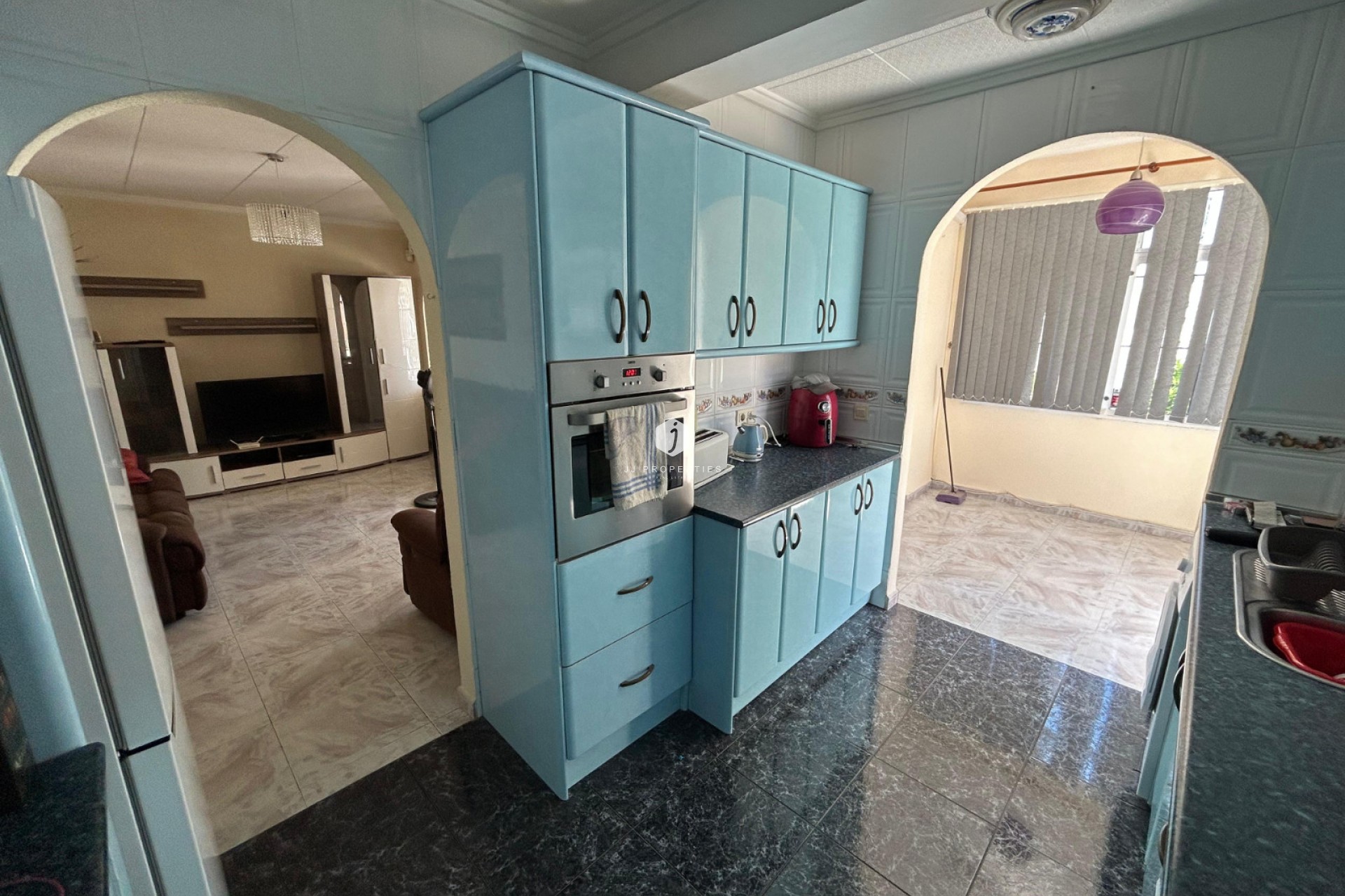 Resale - Chalet -
Torrevieja - Costa Blanca