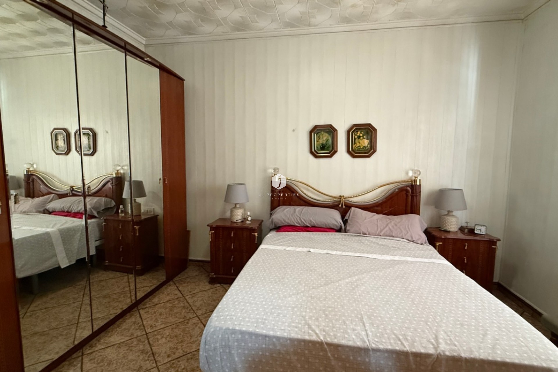 Resale - Chalet -
Torrevieja - Costa Blanca