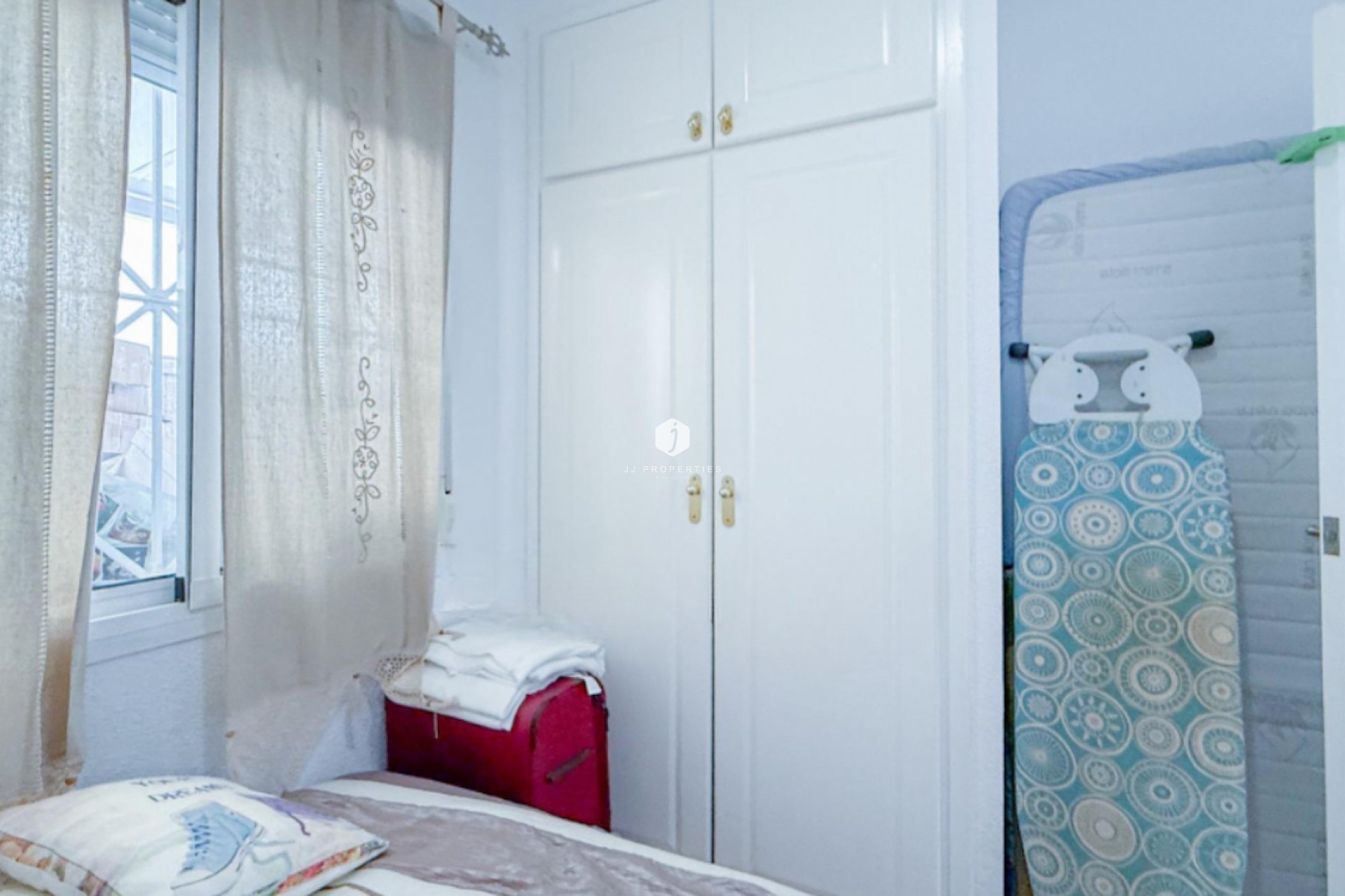 Resale - Chalet -
Torrevieja - Costa Blanca