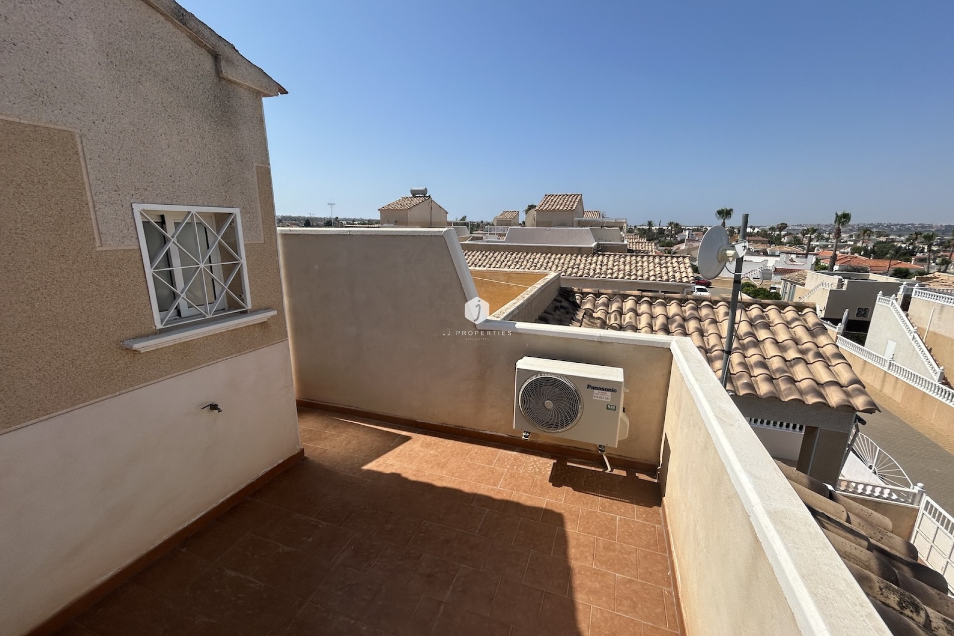 Resale - Chalet -
Torrevieja - Costa Blanca