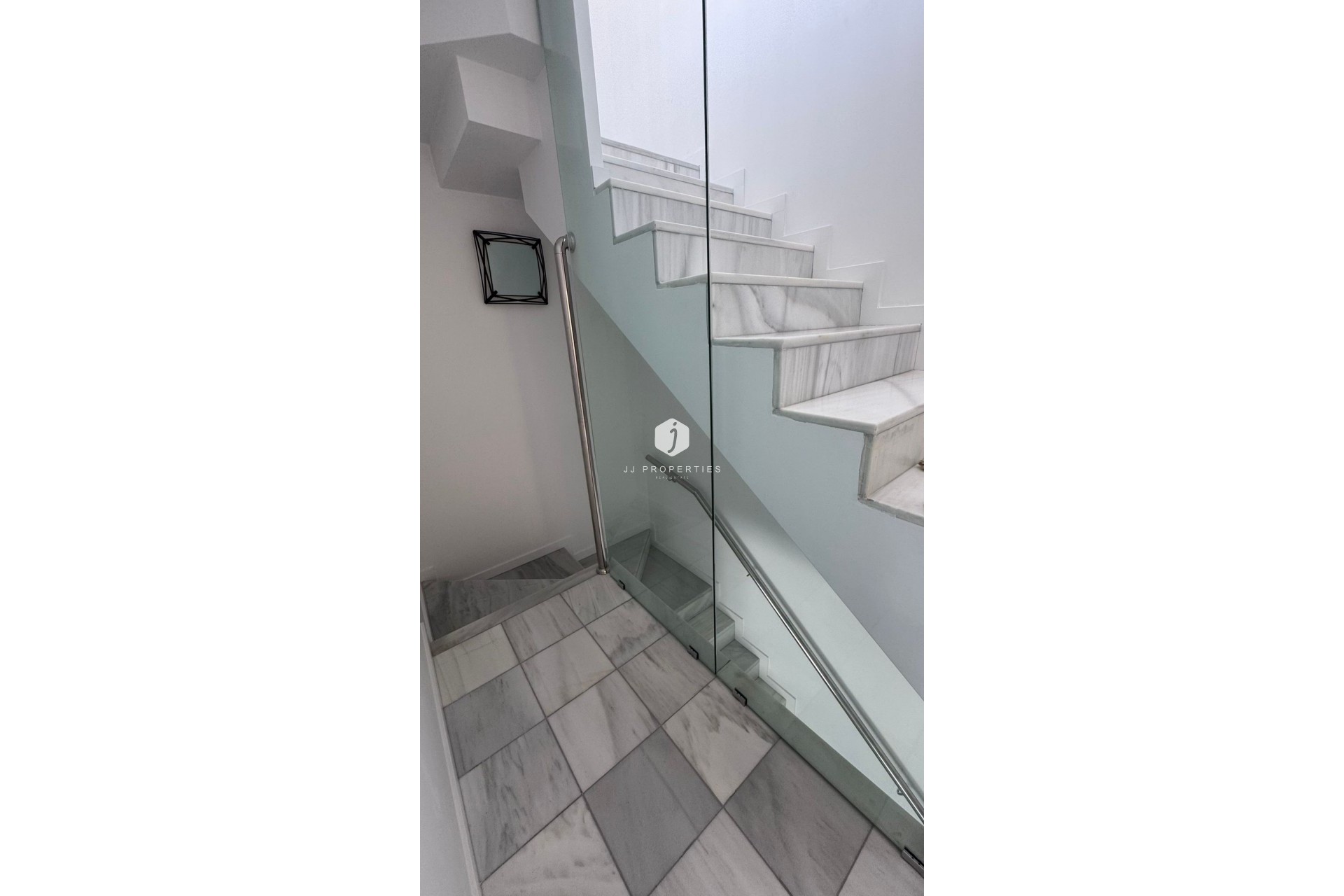 Resale - Chalet -
Torrevieja - Costa Blanca