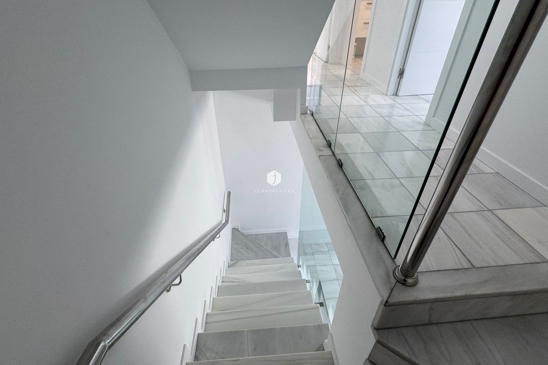 Resale - Chalet -
Torrevieja - Costa Blanca