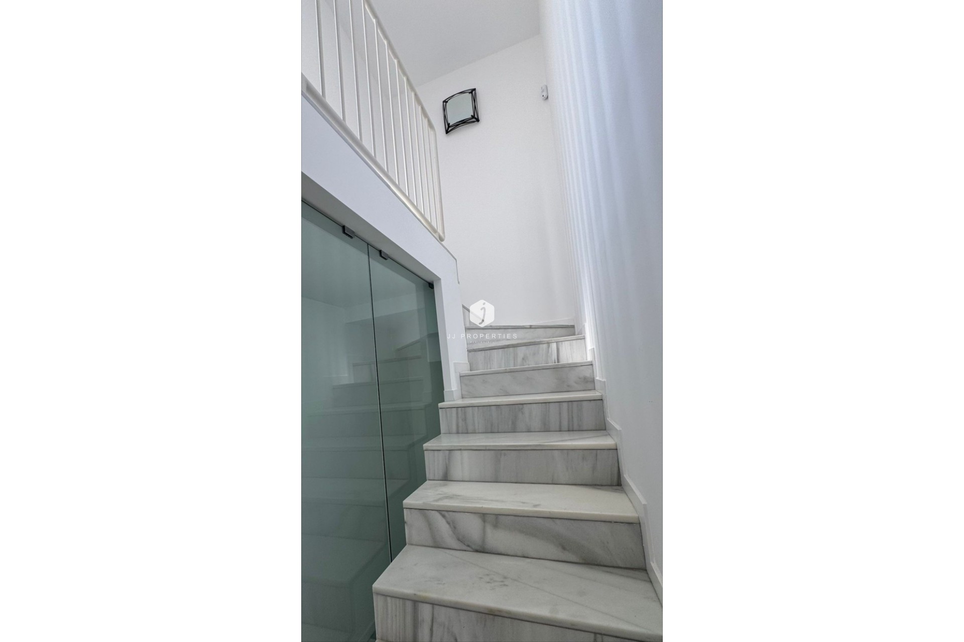 Resale - Chalet -
Torrevieja - Costa Blanca