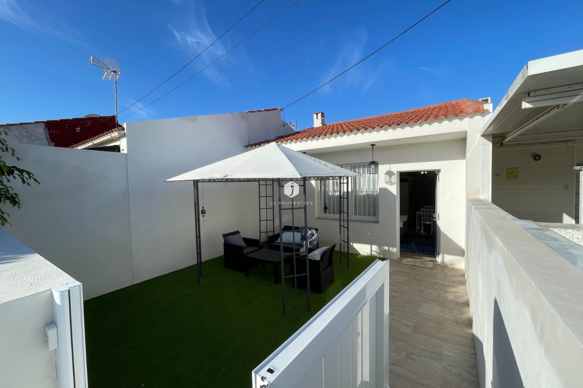 Resale - Chalet -
Torrevieja - Costa Blanca