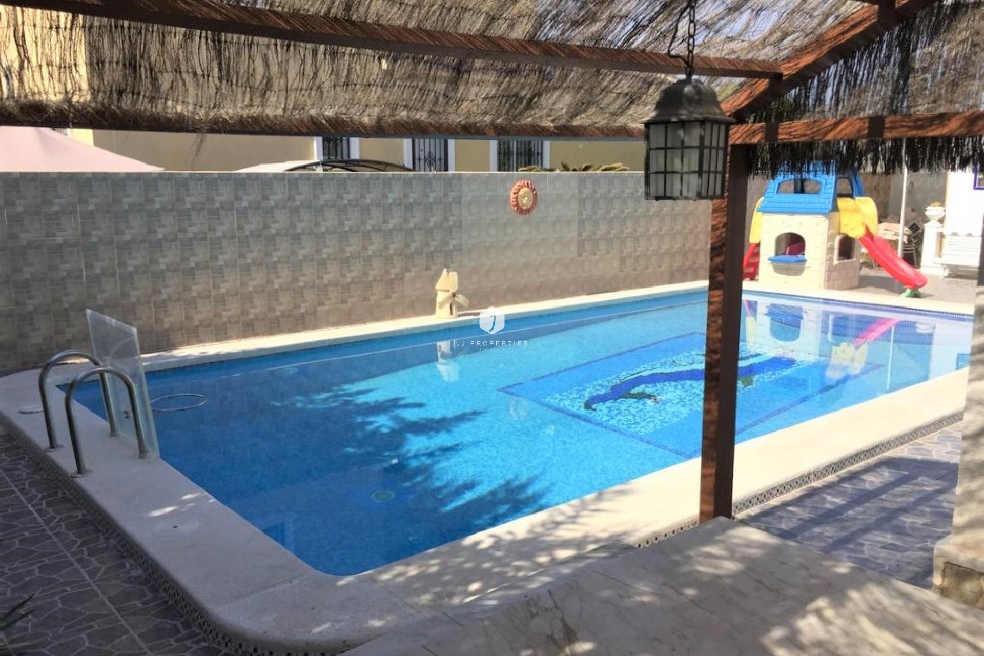Resale - Chalet -
Torrevieja - Costa Blanca