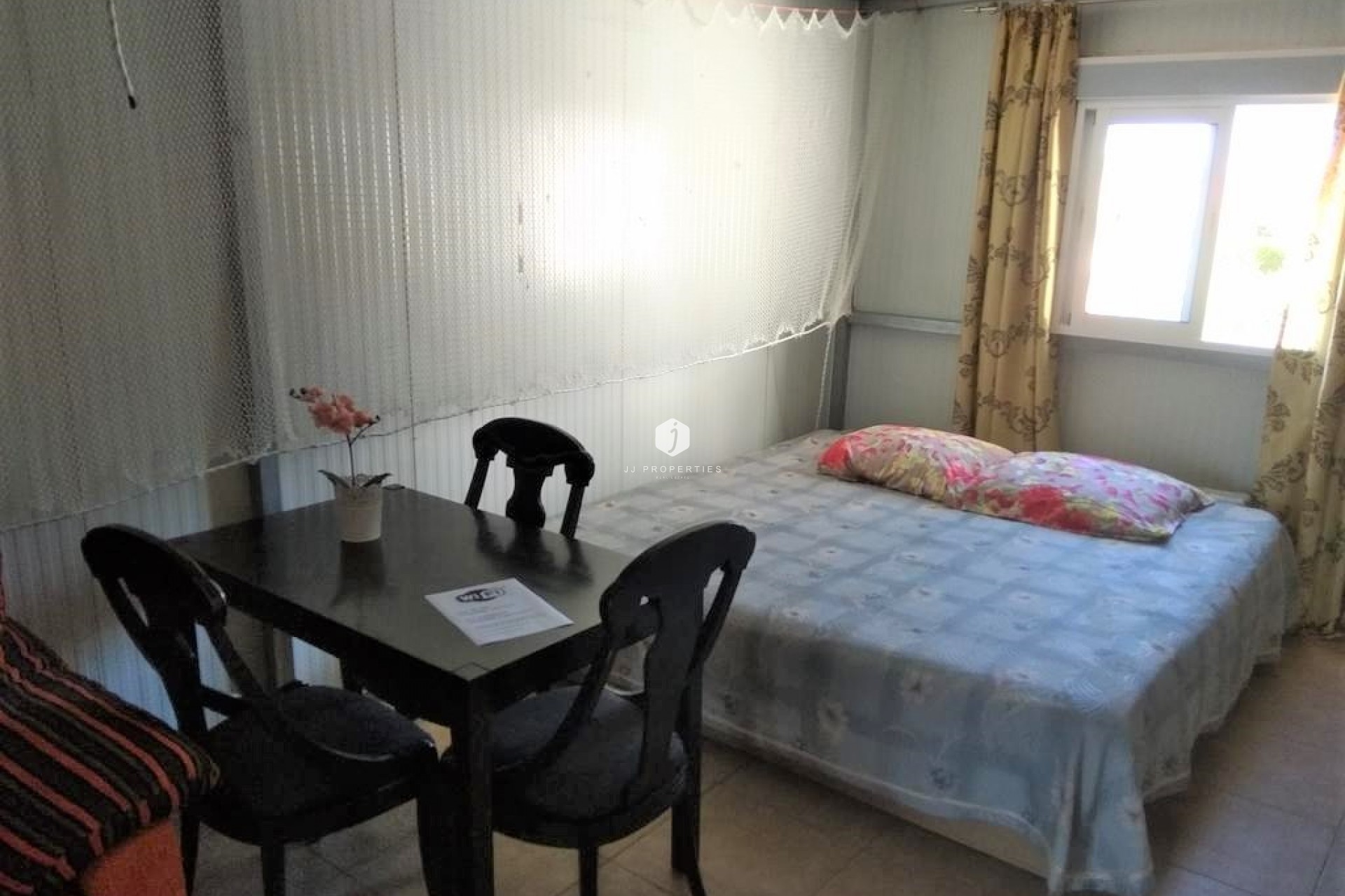 Resale - Chalet -
Torrevieja - Costa Blanca