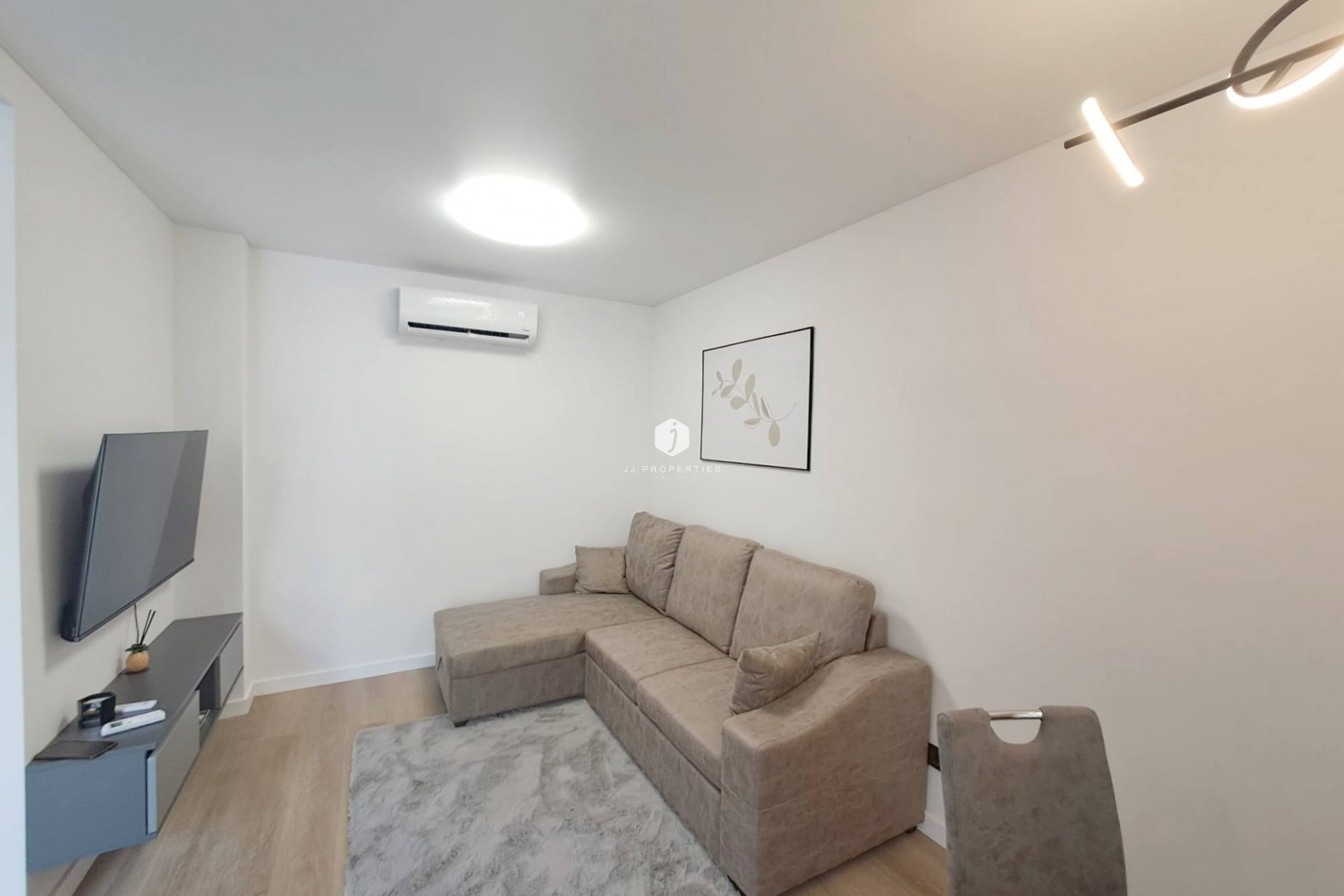 Resale - Chalet -
Torrevieja - Costa Blanca