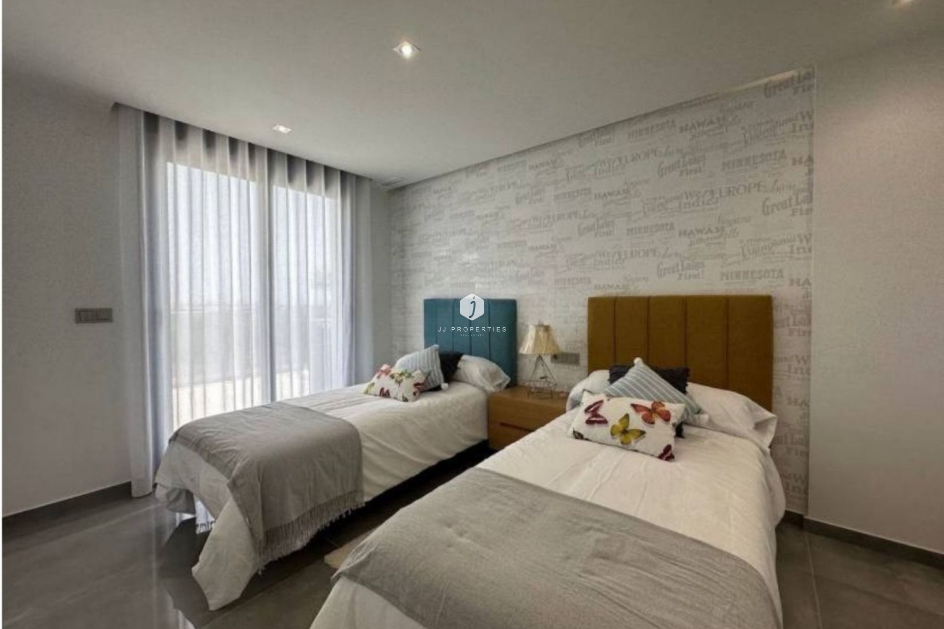 Resale - Chalet -
Torrevieja - Costa Blanca