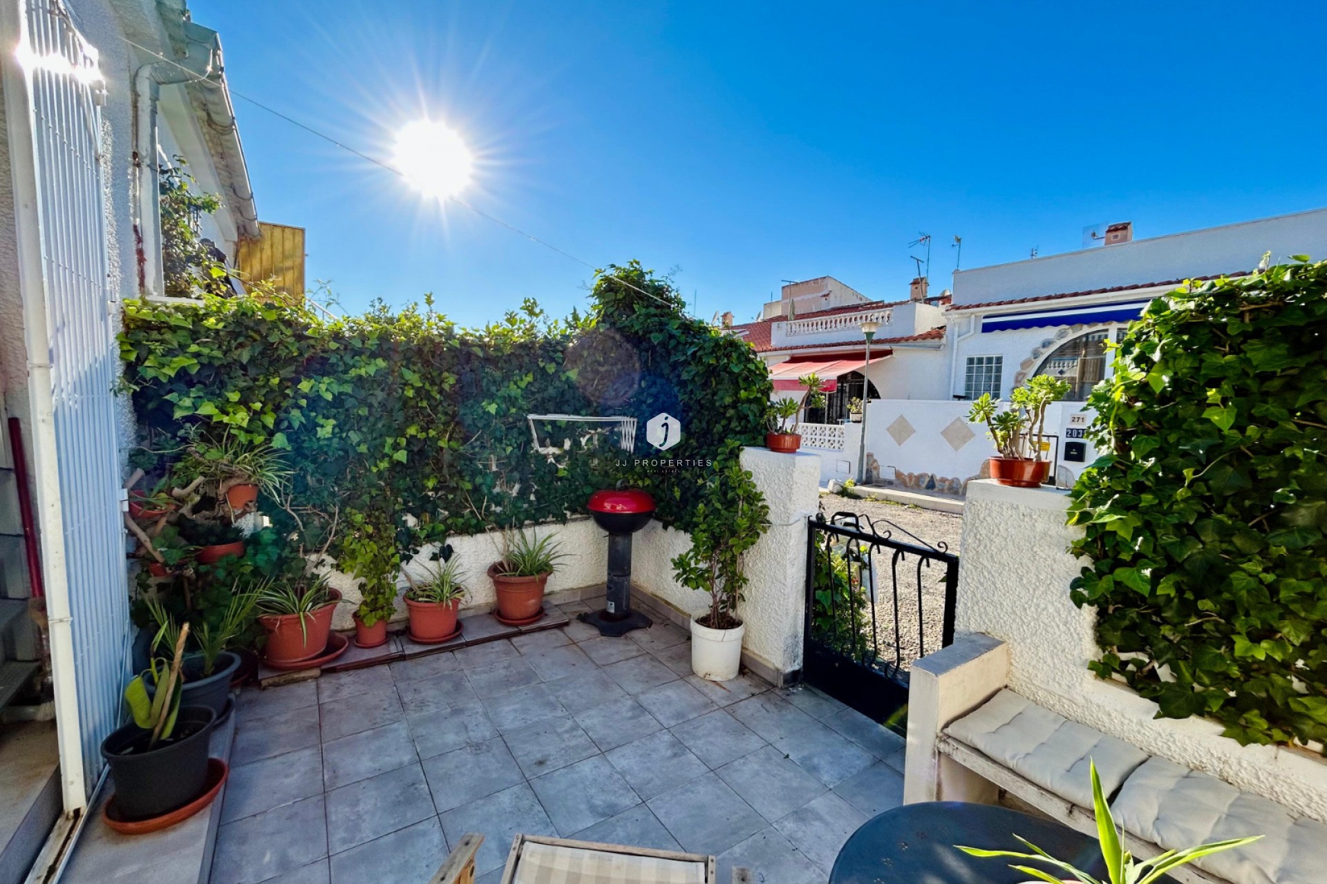 Resale - Chalet -
Torrevieja - Costa Blanca