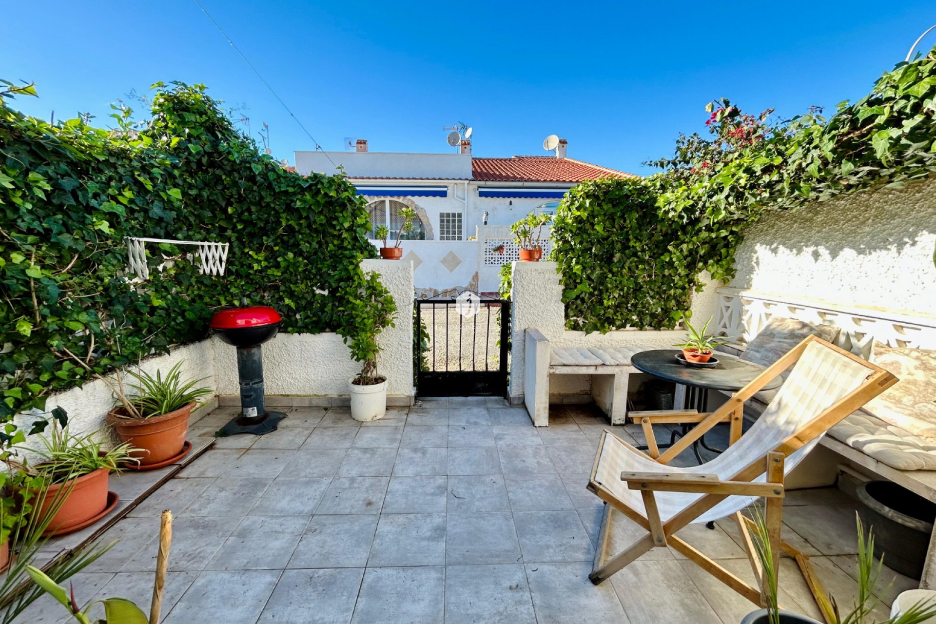 Resale - Chalet -
Torrevieja - Costa Blanca