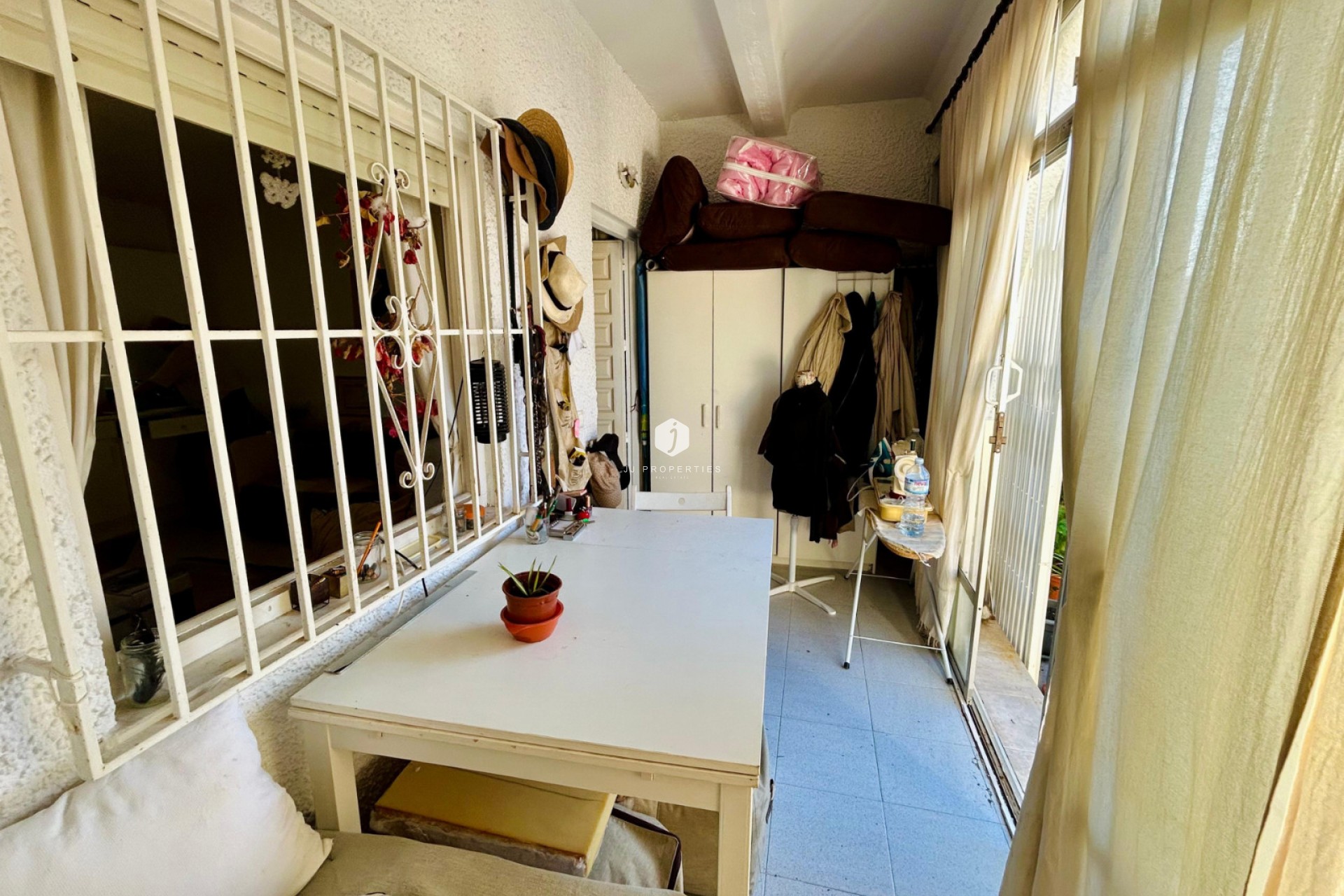 Resale - Chalet -
Torrevieja - Costa Blanca