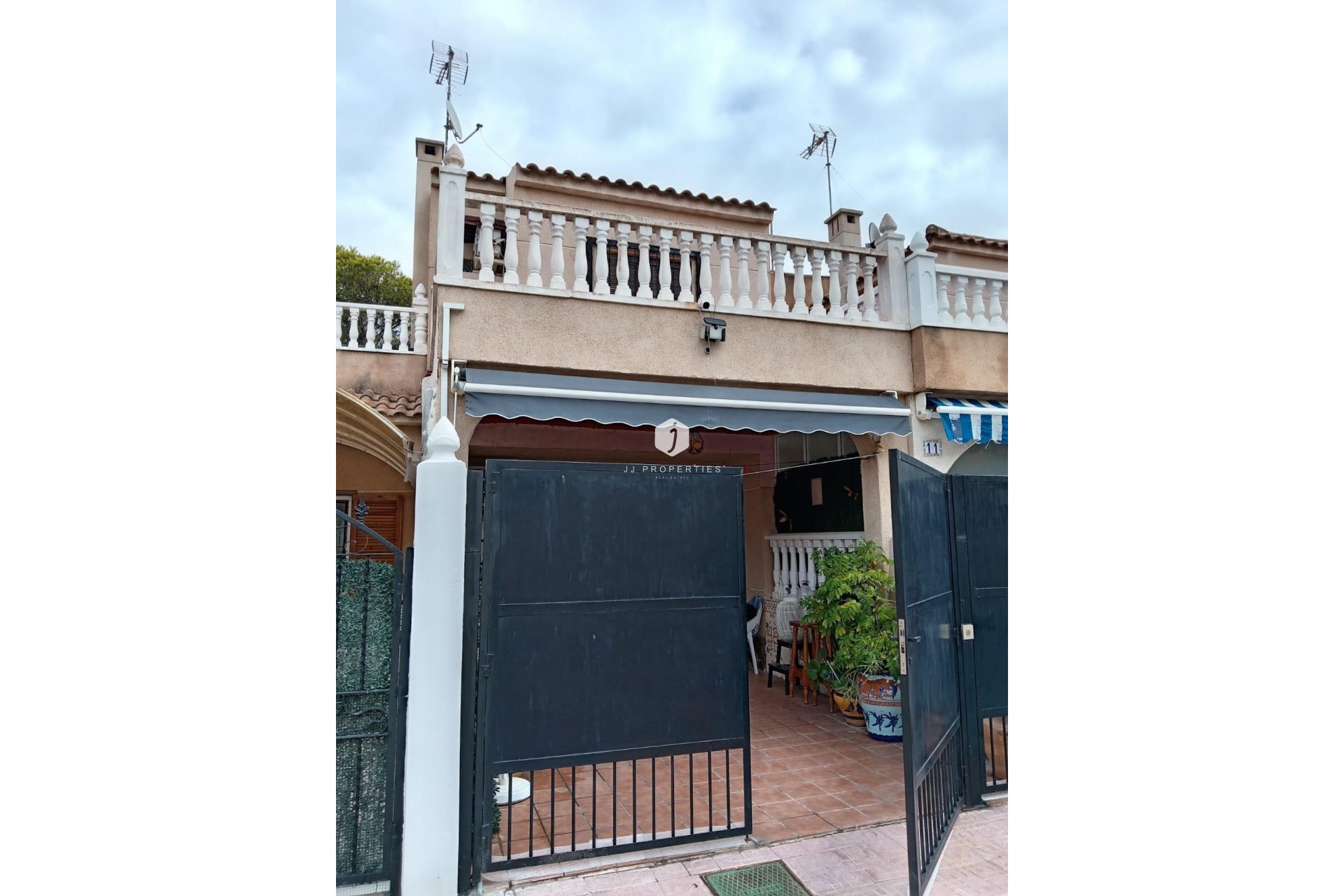 Resale - Chalet -
Torrevieja - Costa Blanca