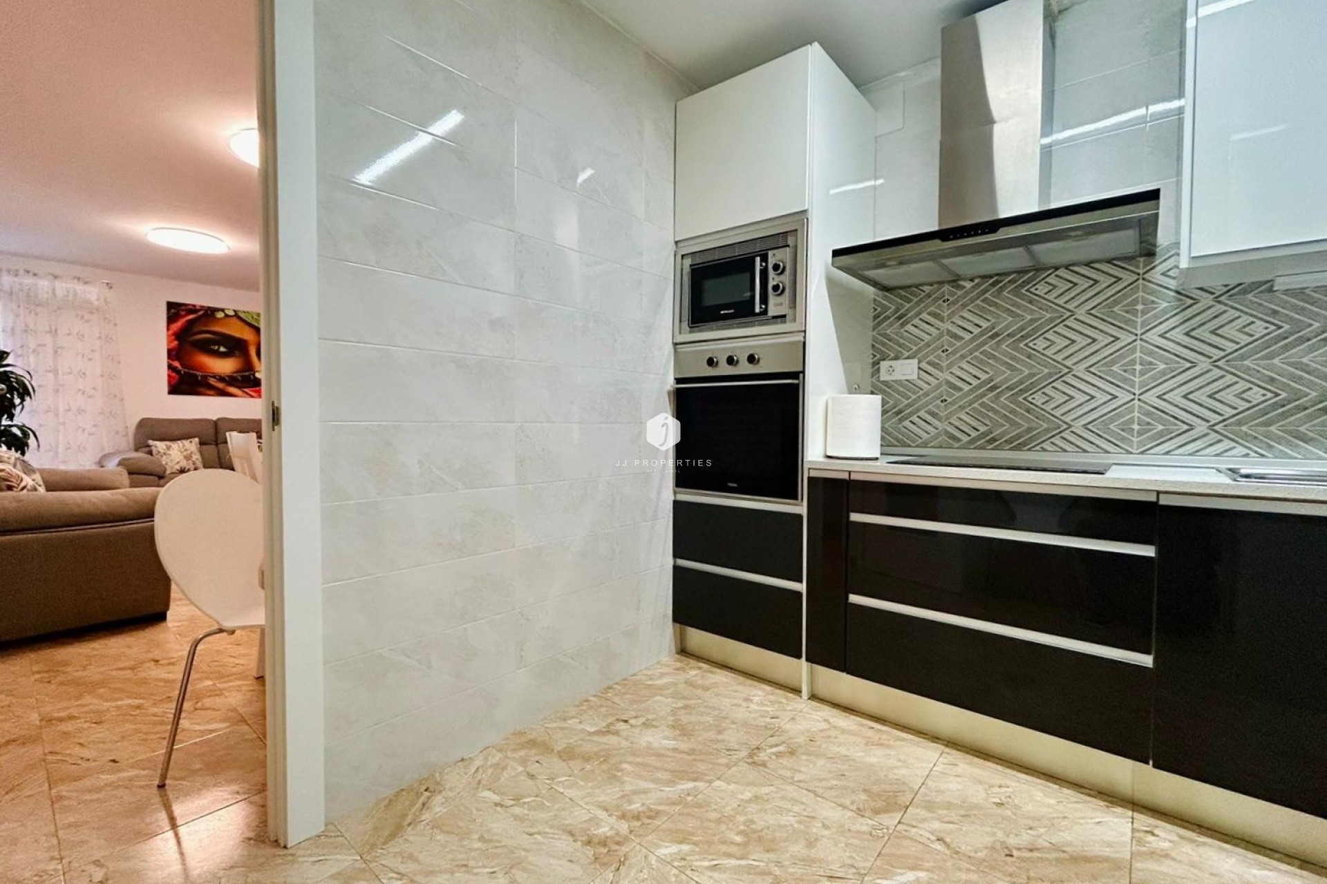 Resale - Chalet -
Torrevieja - Costa Blanca