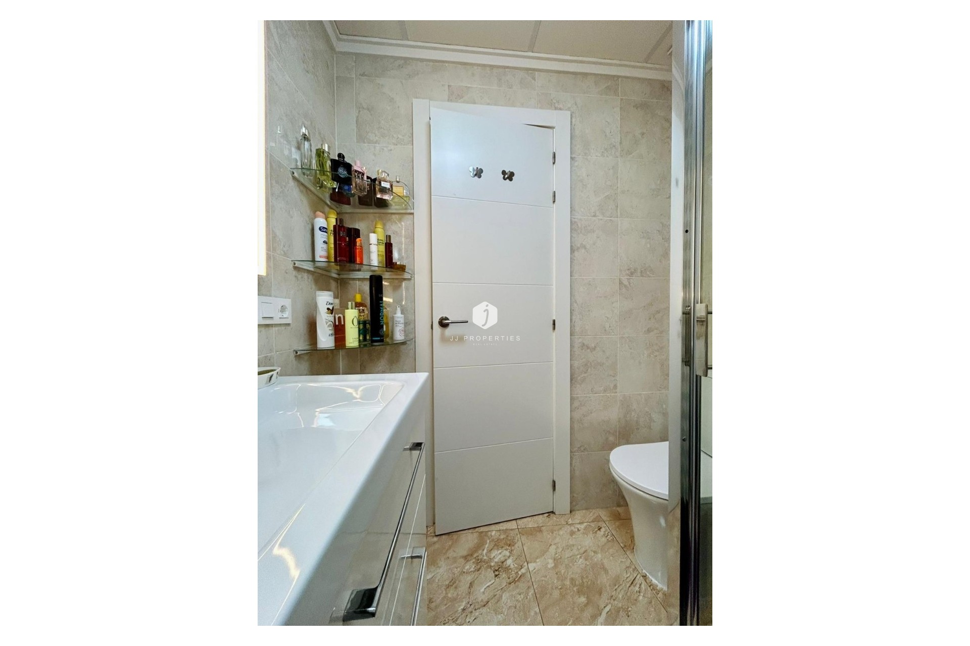 Resale - Chalet -
Torrevieja - Costa Blanca