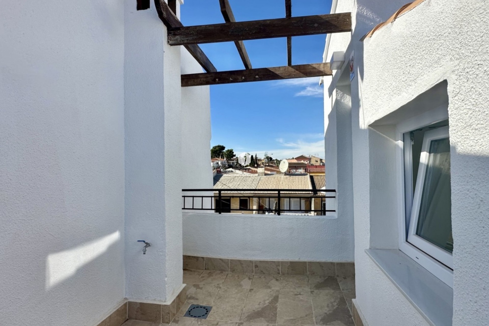 Resale - Chalet -
Torrevieja - Costa Blanca