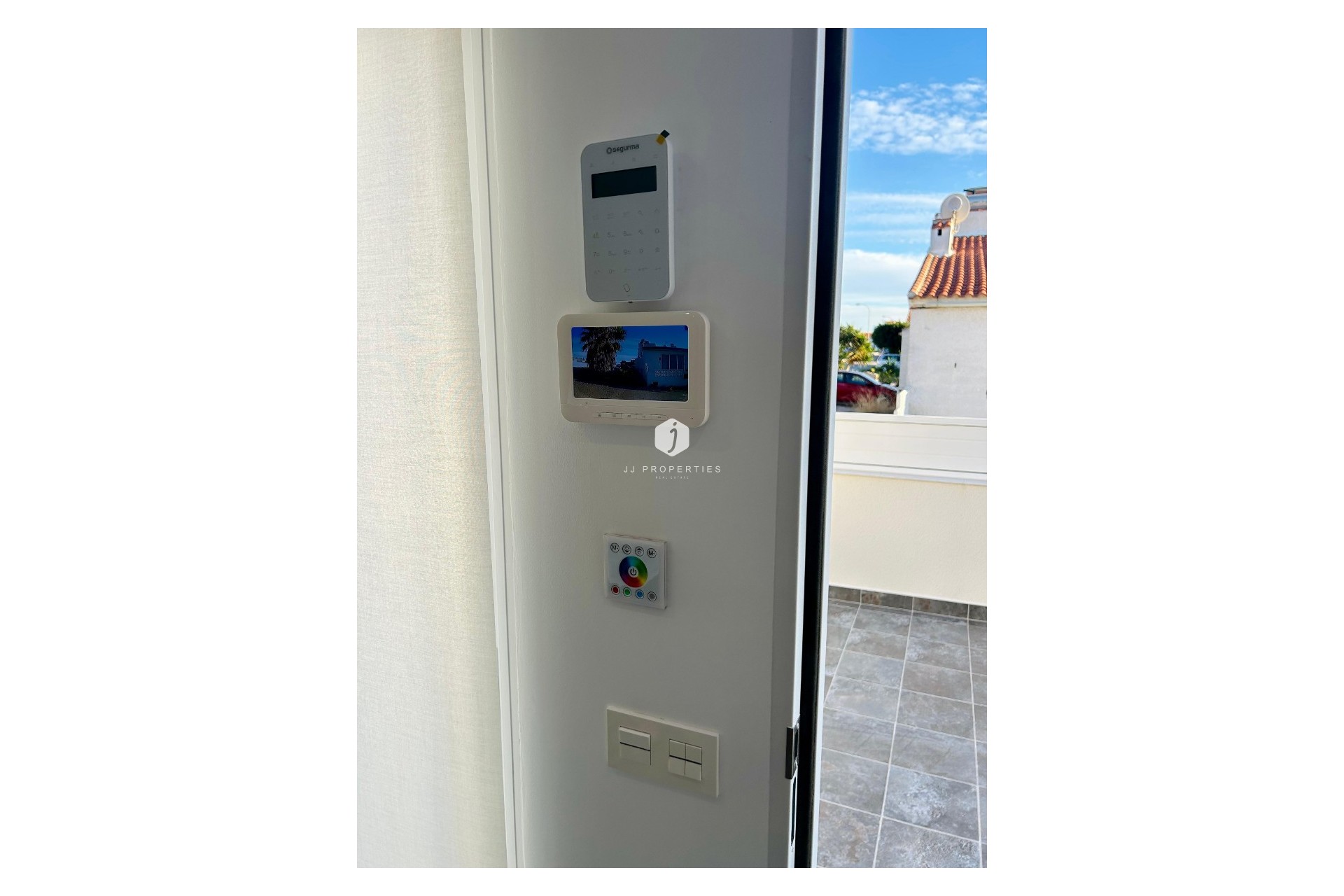 Resale - Chalet -
Torrevieja - Costa Blanca