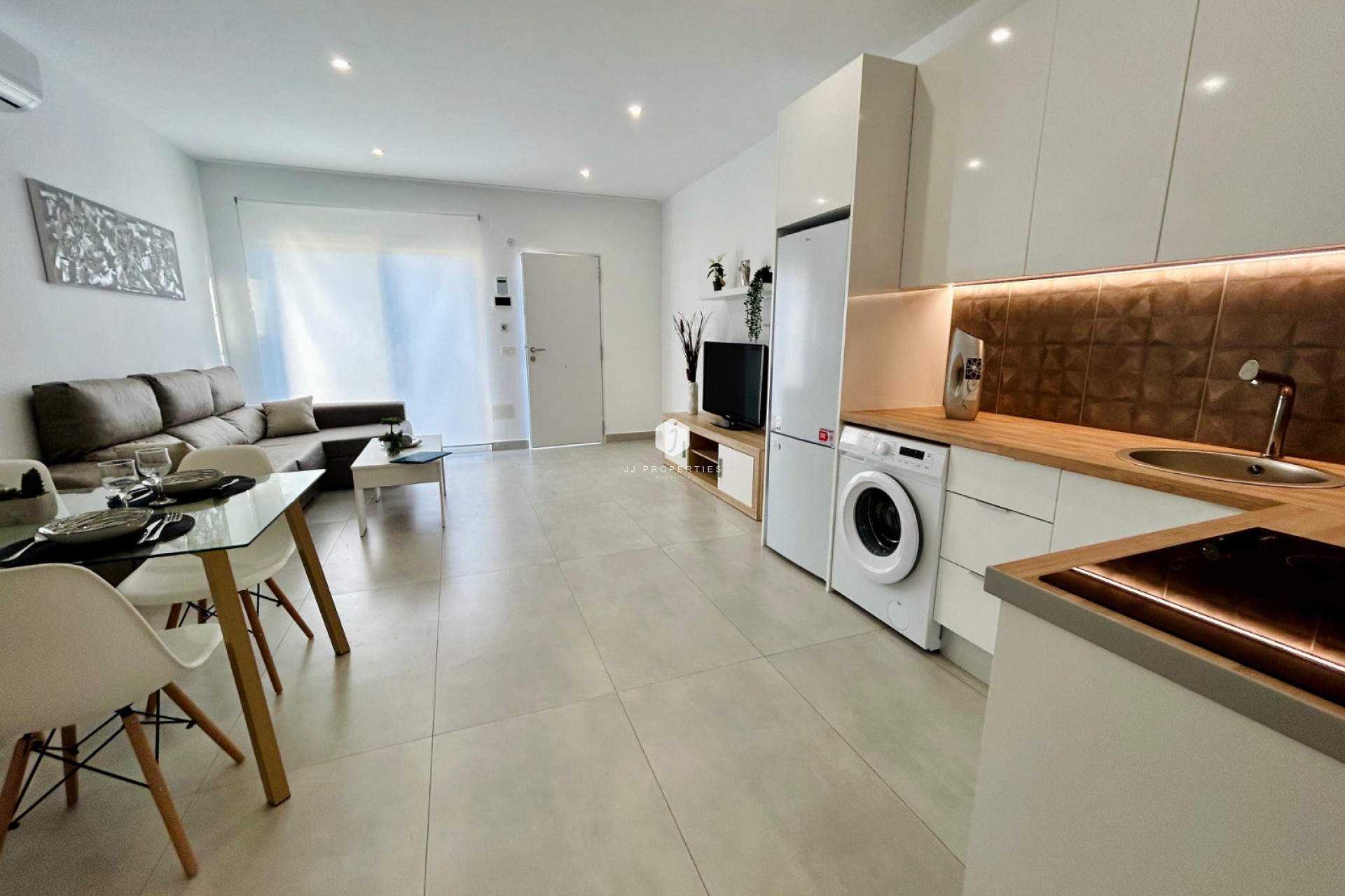 Resale - Chalet -
Torrevieja - Costa Blanca