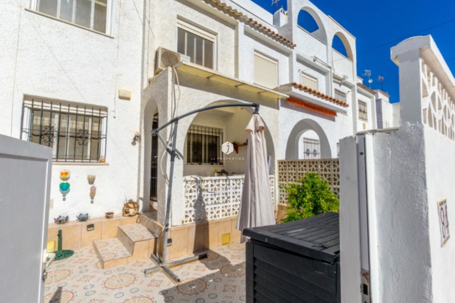 Resale - Chalet -
Torrevieja - Costa Blanca